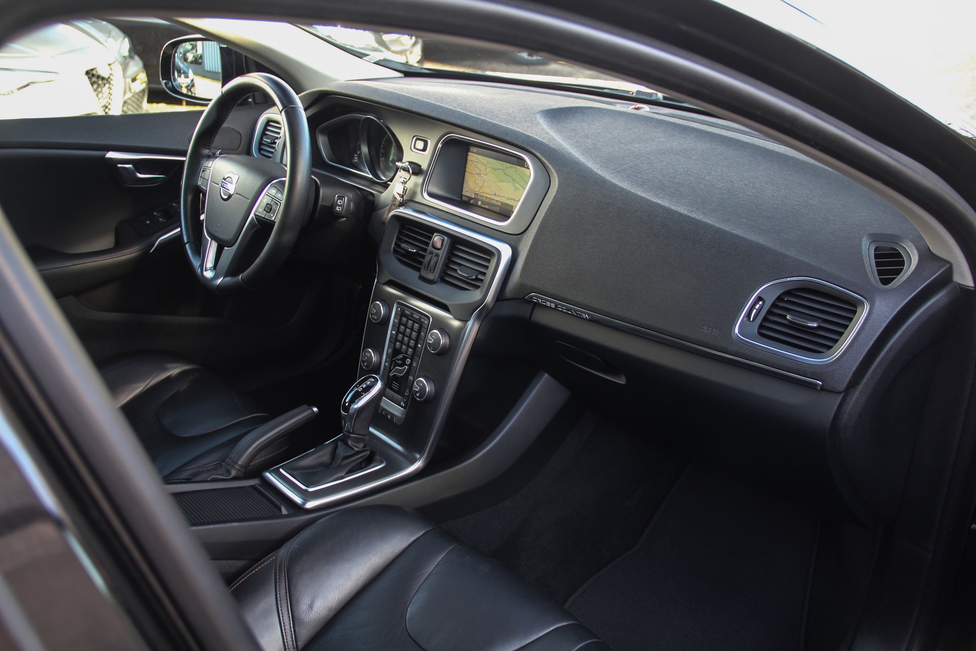 VOLVO V40 Cross Country T4 2.0 AWD Summum Geartronic 🇸🇪 ⭐⭐⭐⭐⭐-image-8