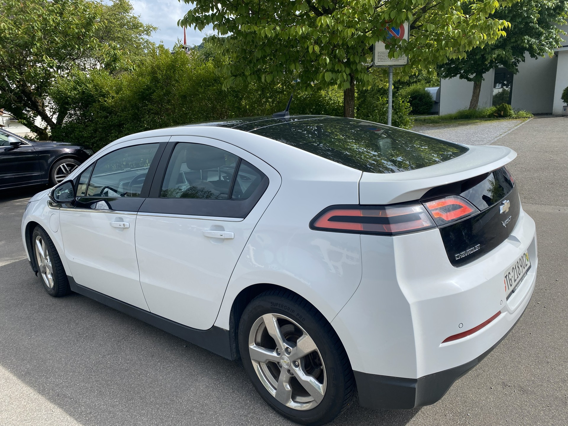 CHEVROLET VOLT-image-1
