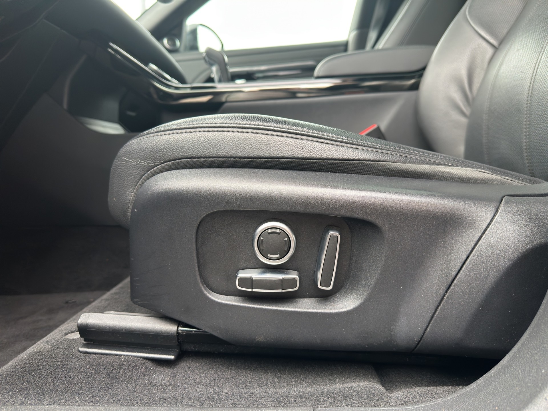 LAND ROVER Range Rover Evoque R-Dynamic P 200 S AT9-image-9