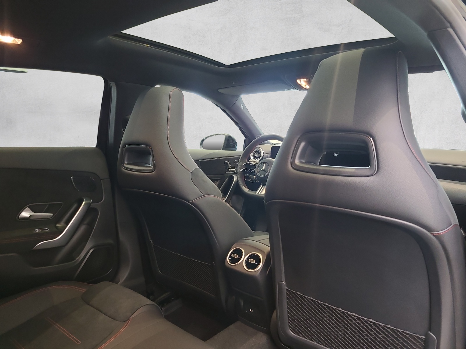 MERCEDES-BENZ A 220 4Matic 8G-DCT-image-14