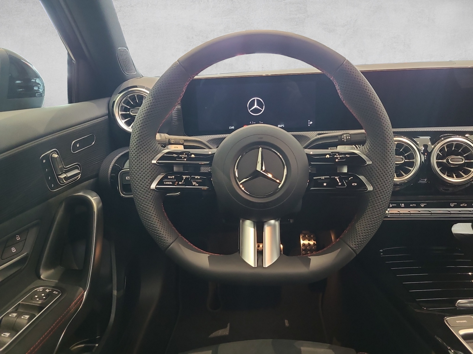 MERCEDES-BENZ A 220 4Matic 8G-DCT-image-12