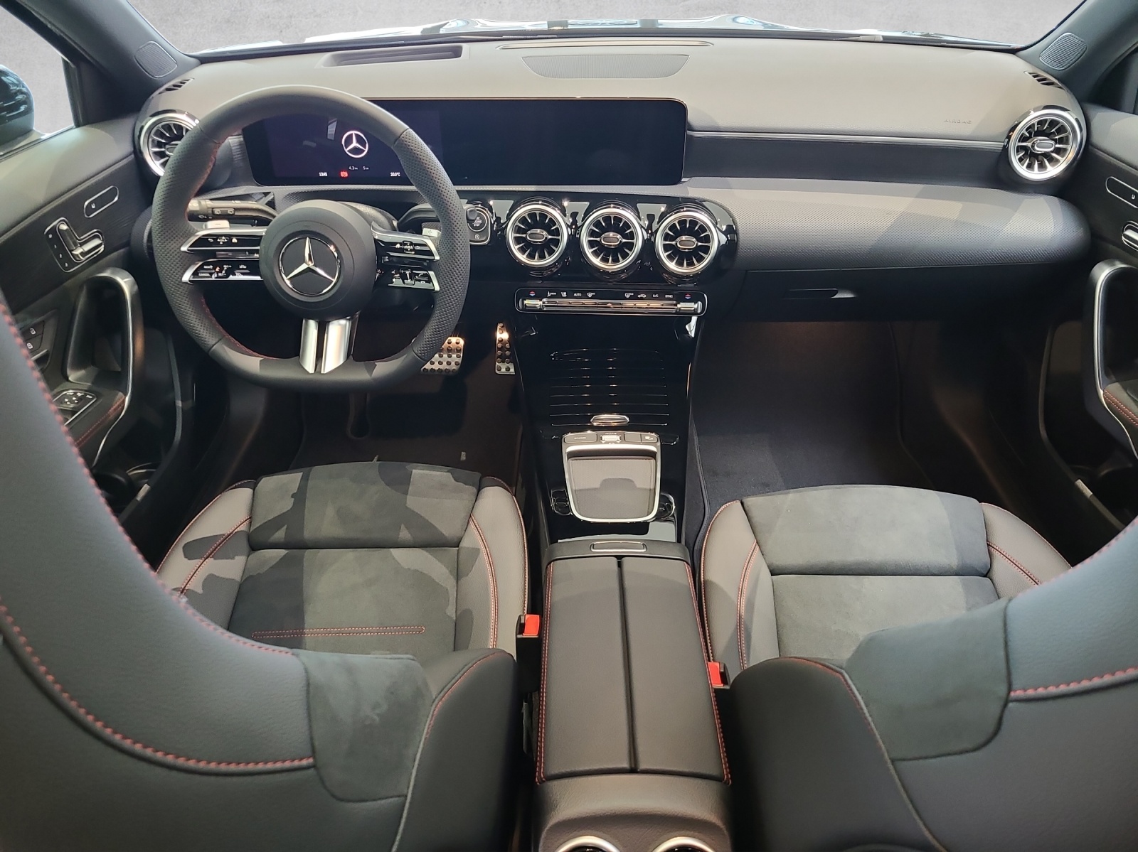 MERCEDES-BENZ A 220 4Matic 8G-DCT-image-11