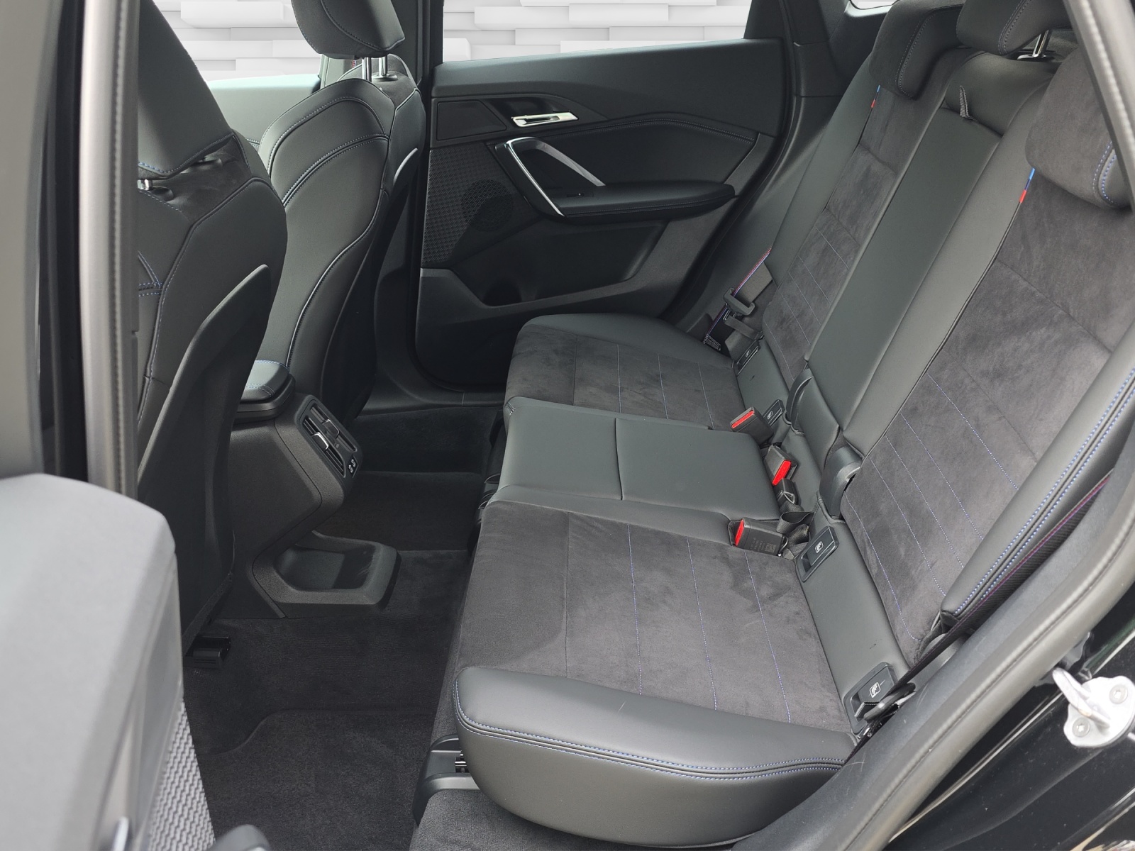 BMW X1 xDrive 23i 48V M Sport Pro-image-8
