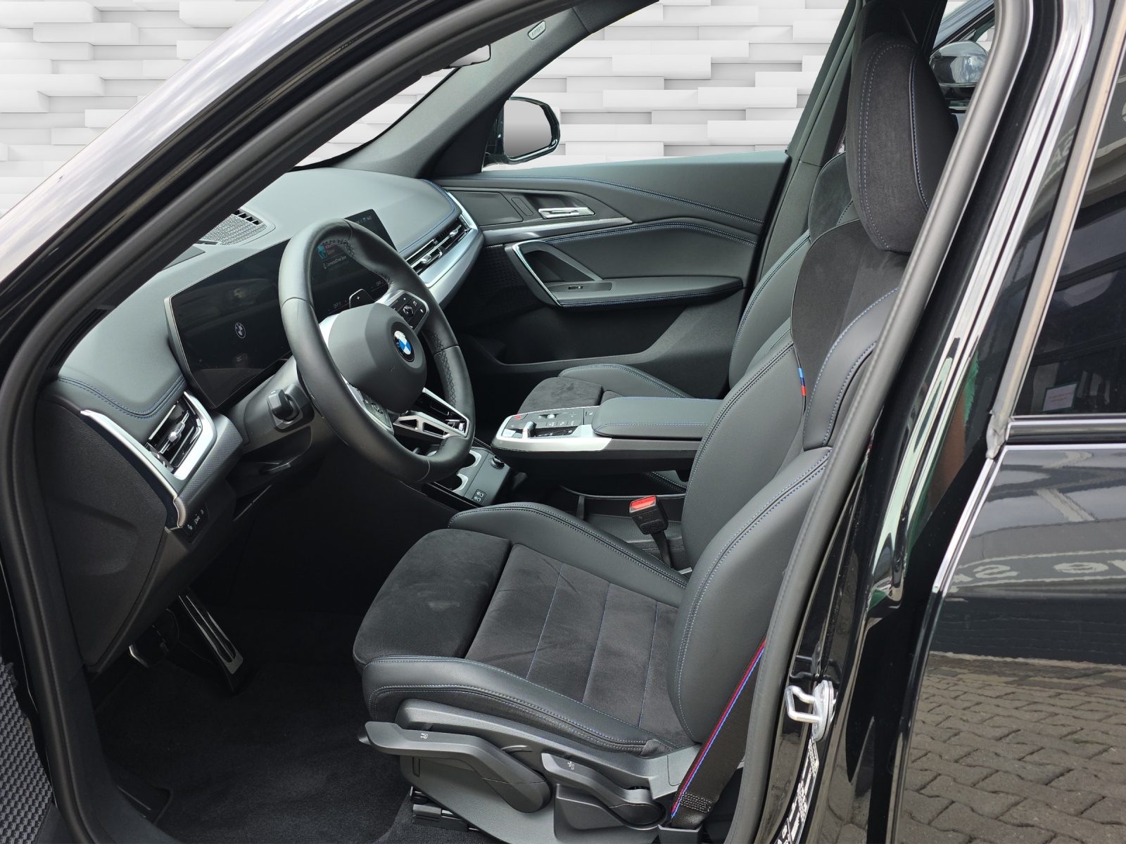 BMW X1 xDrive 23i 48V M Sport Pro-image-4