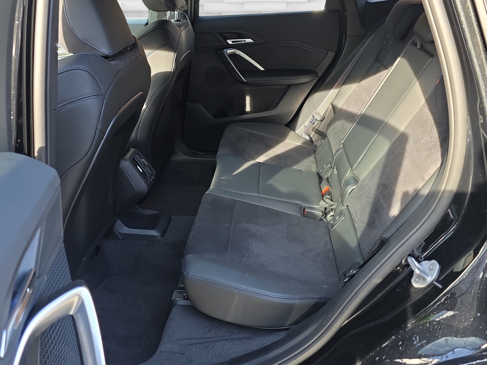 BMW X1 xDrive 23i 48V M Sport Pro-image-8
