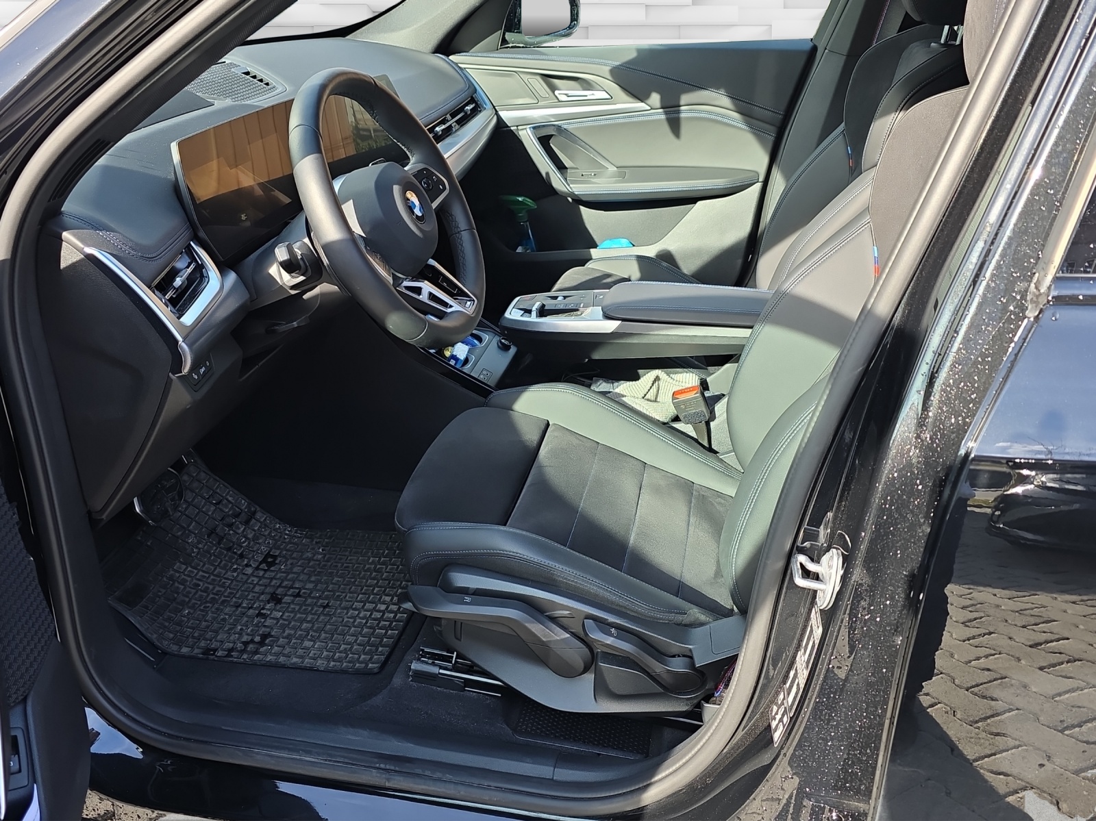 BMW X1 xDrive 23i 48V M Sport Pro-image-4