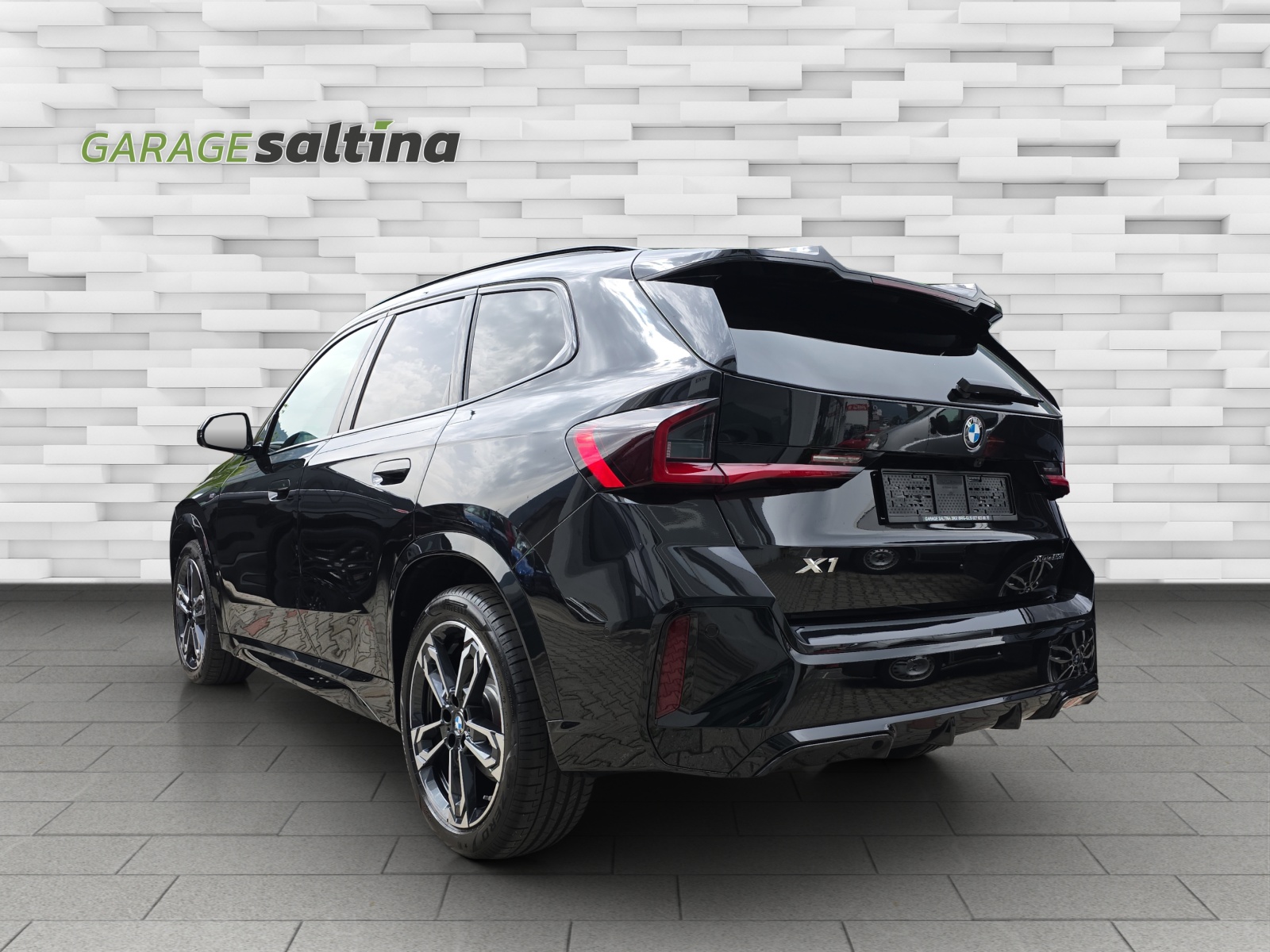 BMW X1 xDrive 23i 48V M Sport Pro-showroom-element-1