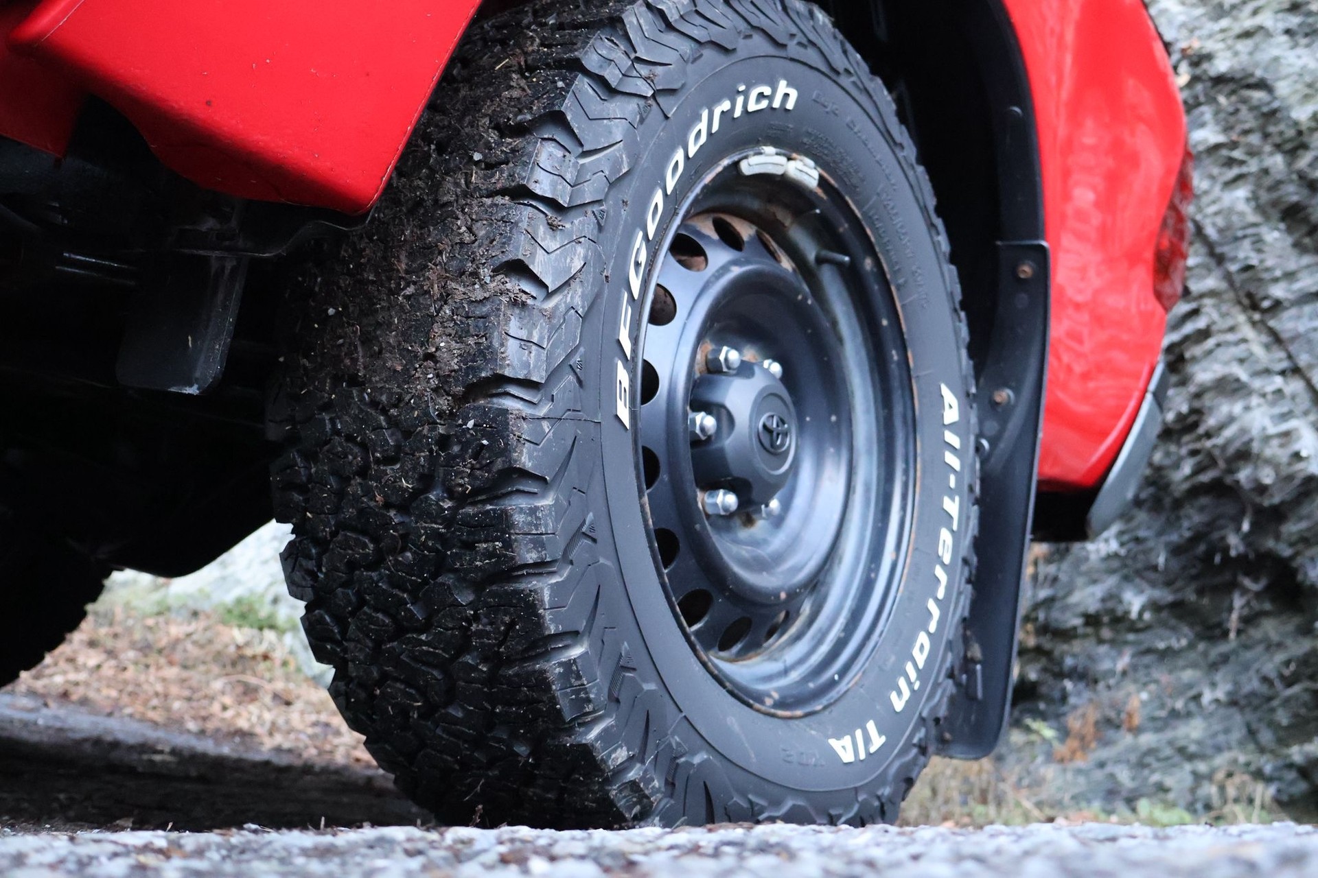 TOYOTA Hilux 2.4D-4D Sol DoubleCab 4x4-image-6