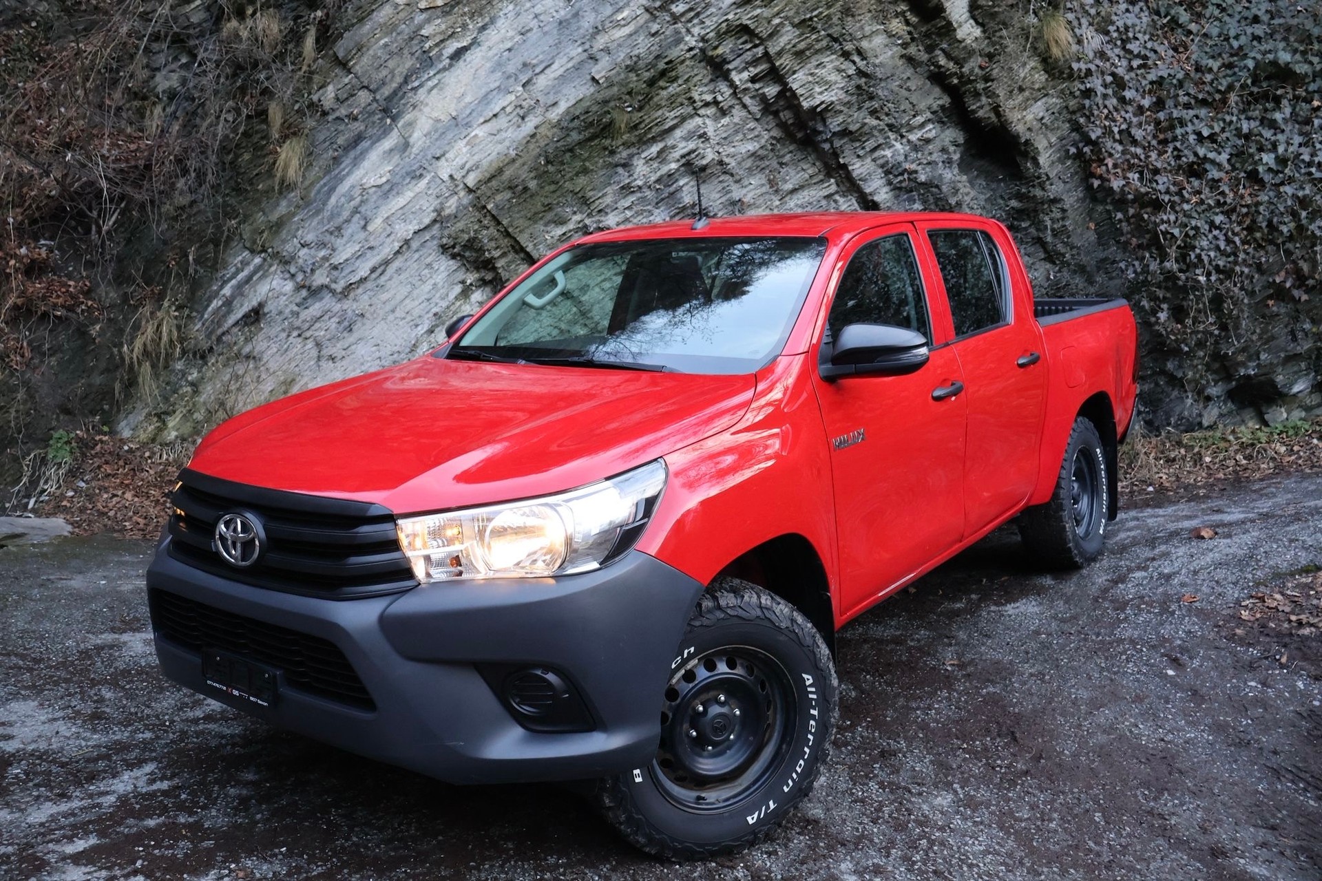 TOYOTA Hilux 2.4D-4D Sol DoubleCab 4x4-showroom-element-2