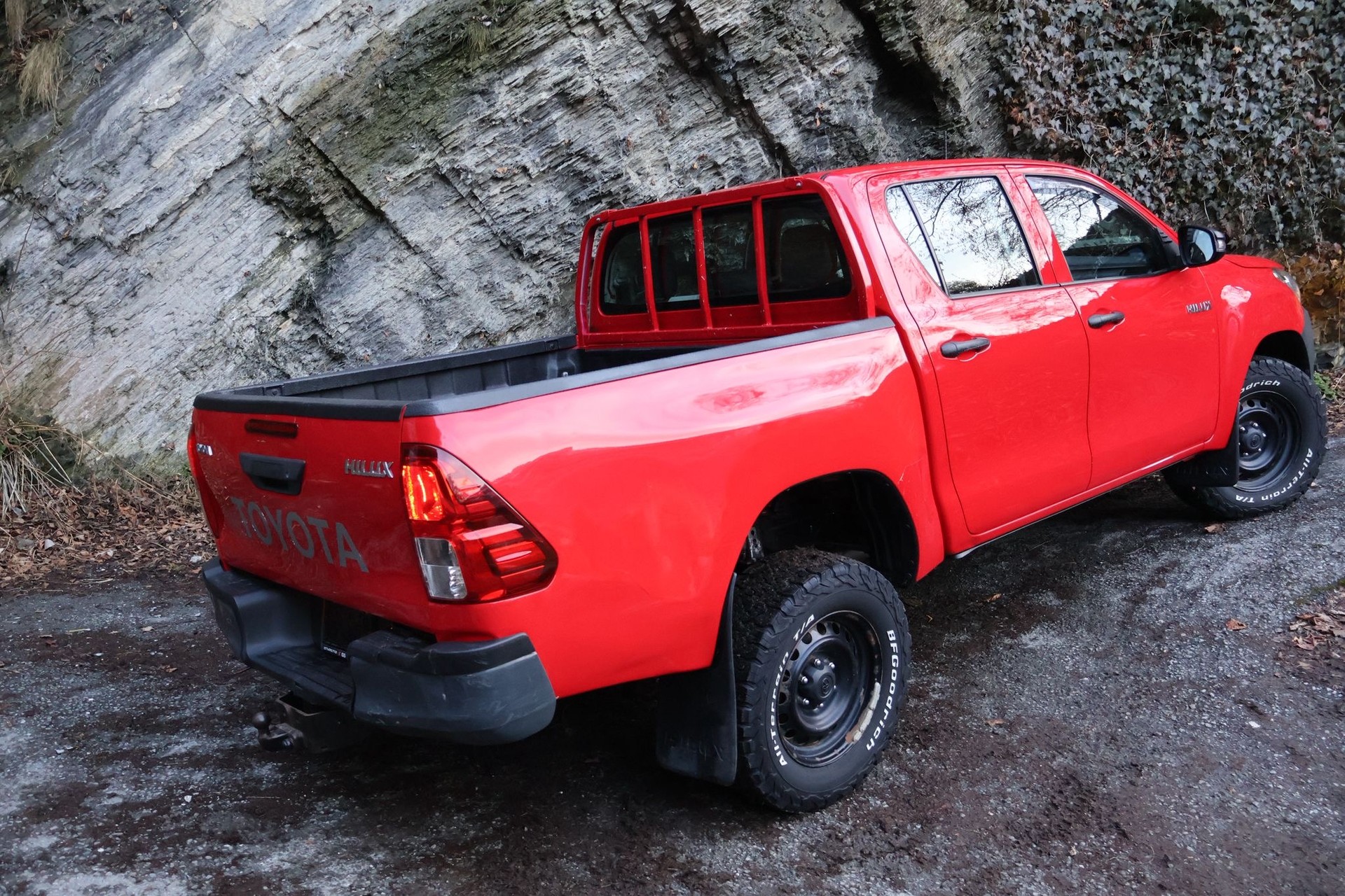 TOYOTA Hilux 2.4D-4D Sol DoubleCab 4x4-image-5