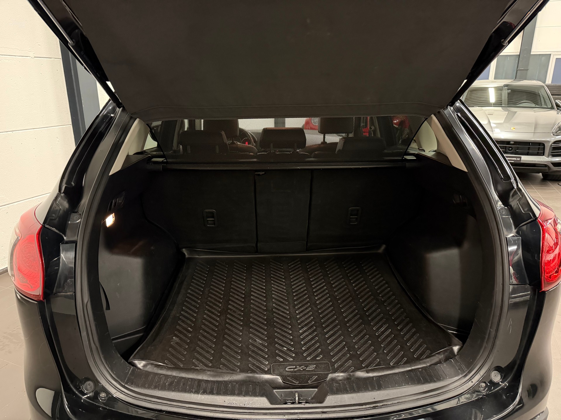 MAZDA CX-5 2.2 D HP Revolution AWD Automatic-image-23