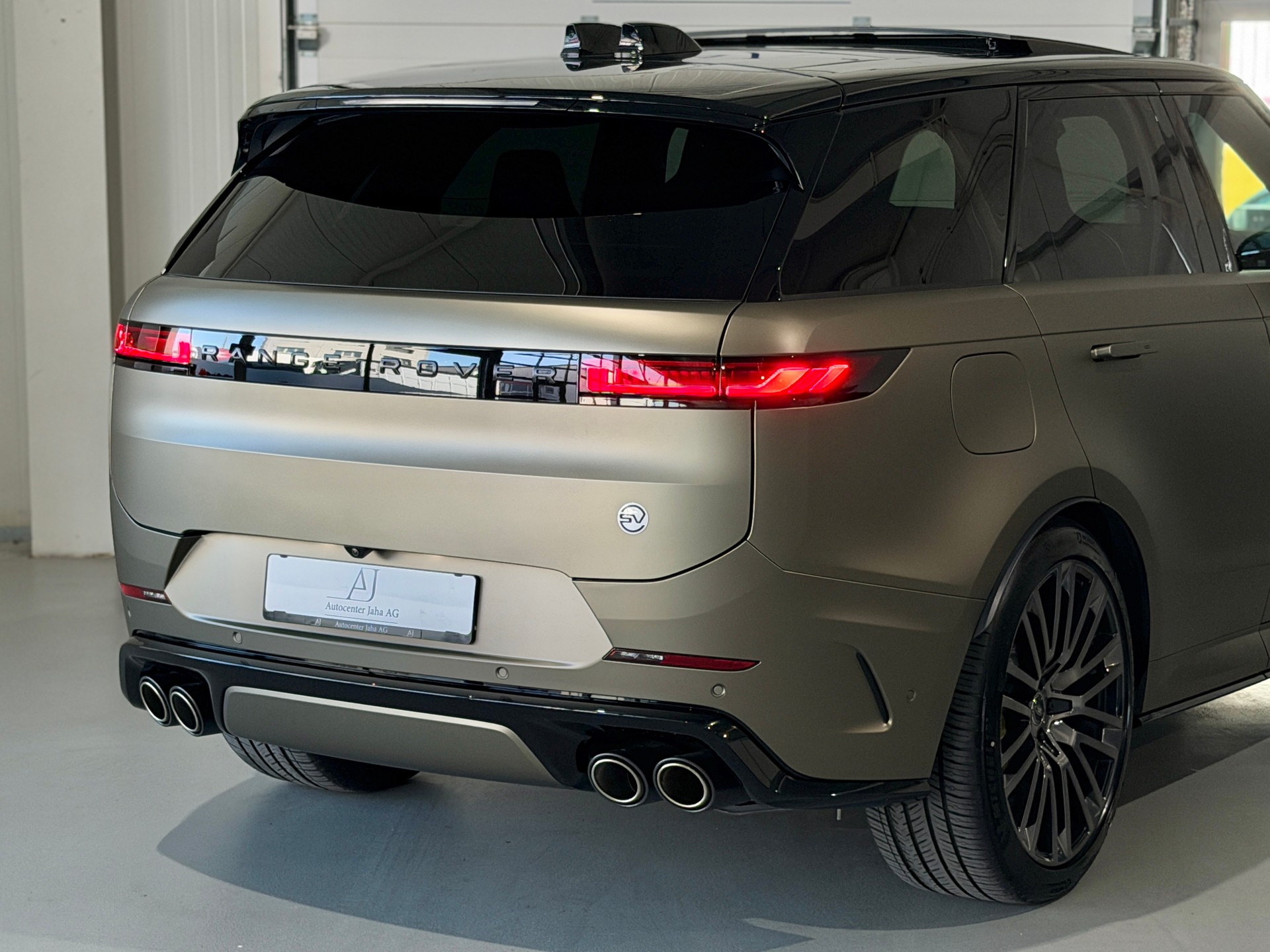 LAND ROVER Range Rover Sport P635 4.4 V8 SV Edition One Bronze CARBON fortlaufende Werksgarantie 5J/150'000km-image-20