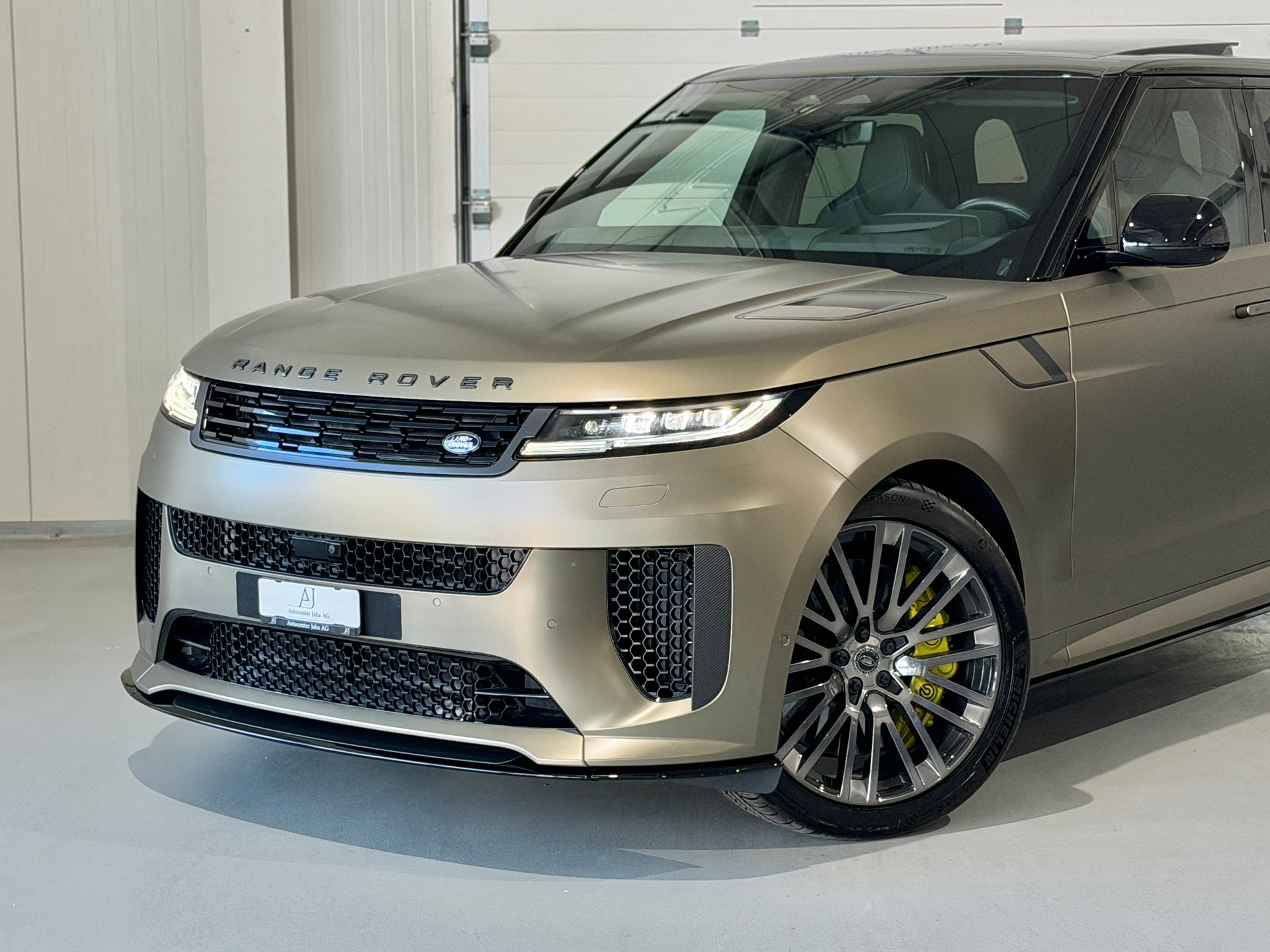LAND ROVER Range Rover Sport P635 4.4 V8 SV Edition One Bronze CARBON fortlaufende Werksgarantie 5J/150'000km-image-1