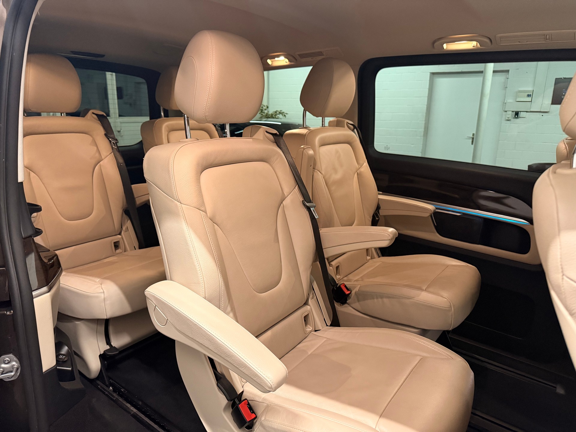MERCEDES-BENZ V 250 d Swiss Edition lang 4Matic 7G-Tronic-image-8