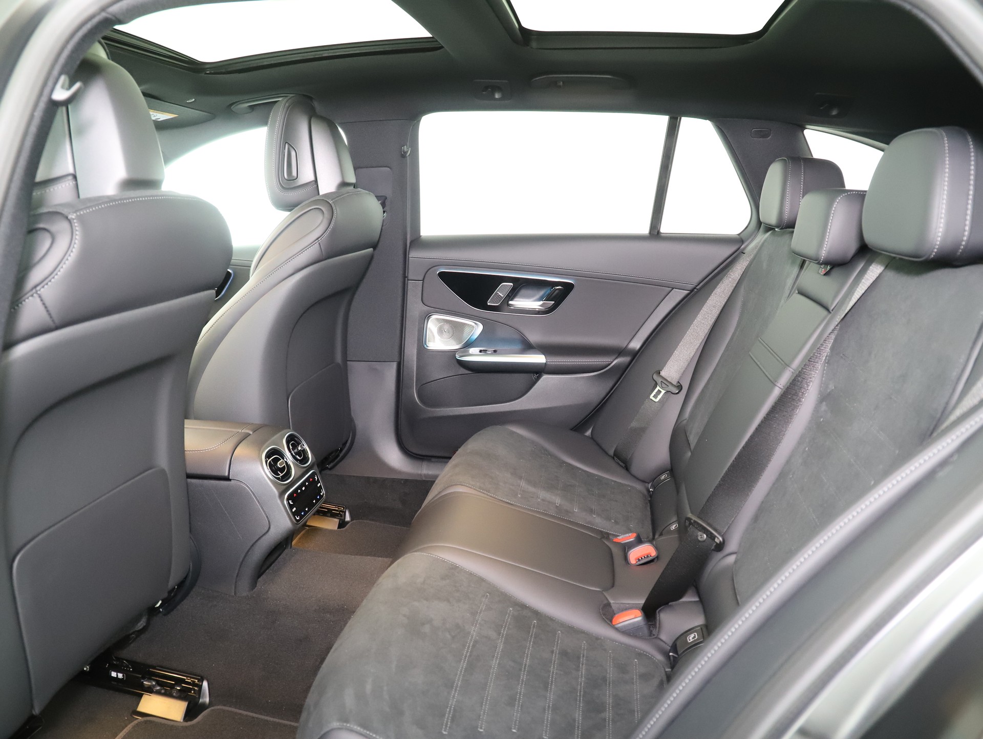 MERCEDES-BENZ C 220 d T 4M Swiss Star-image-10