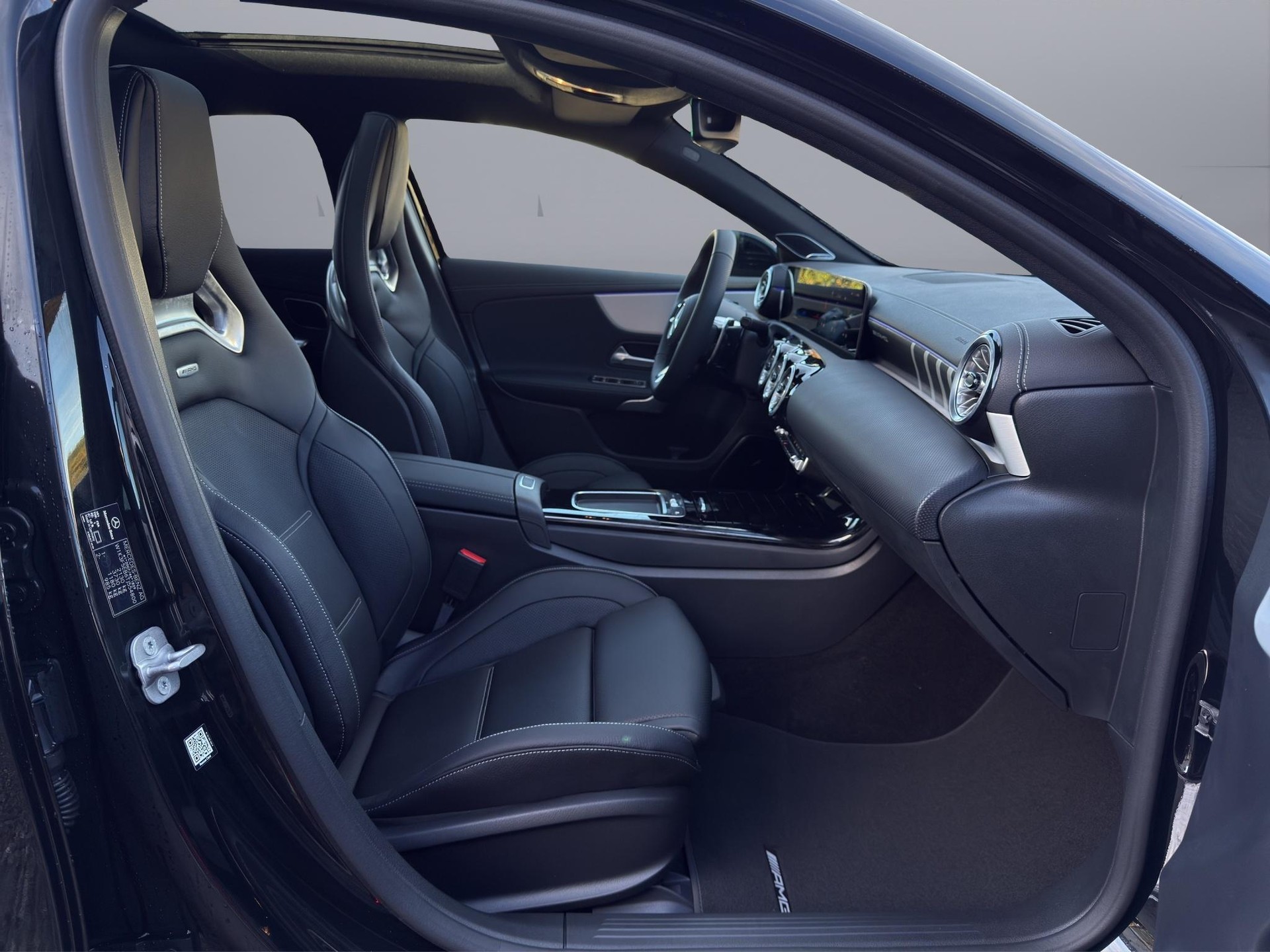 MERCEDES-BENZ A 45 S AMG 4matic+-image-16