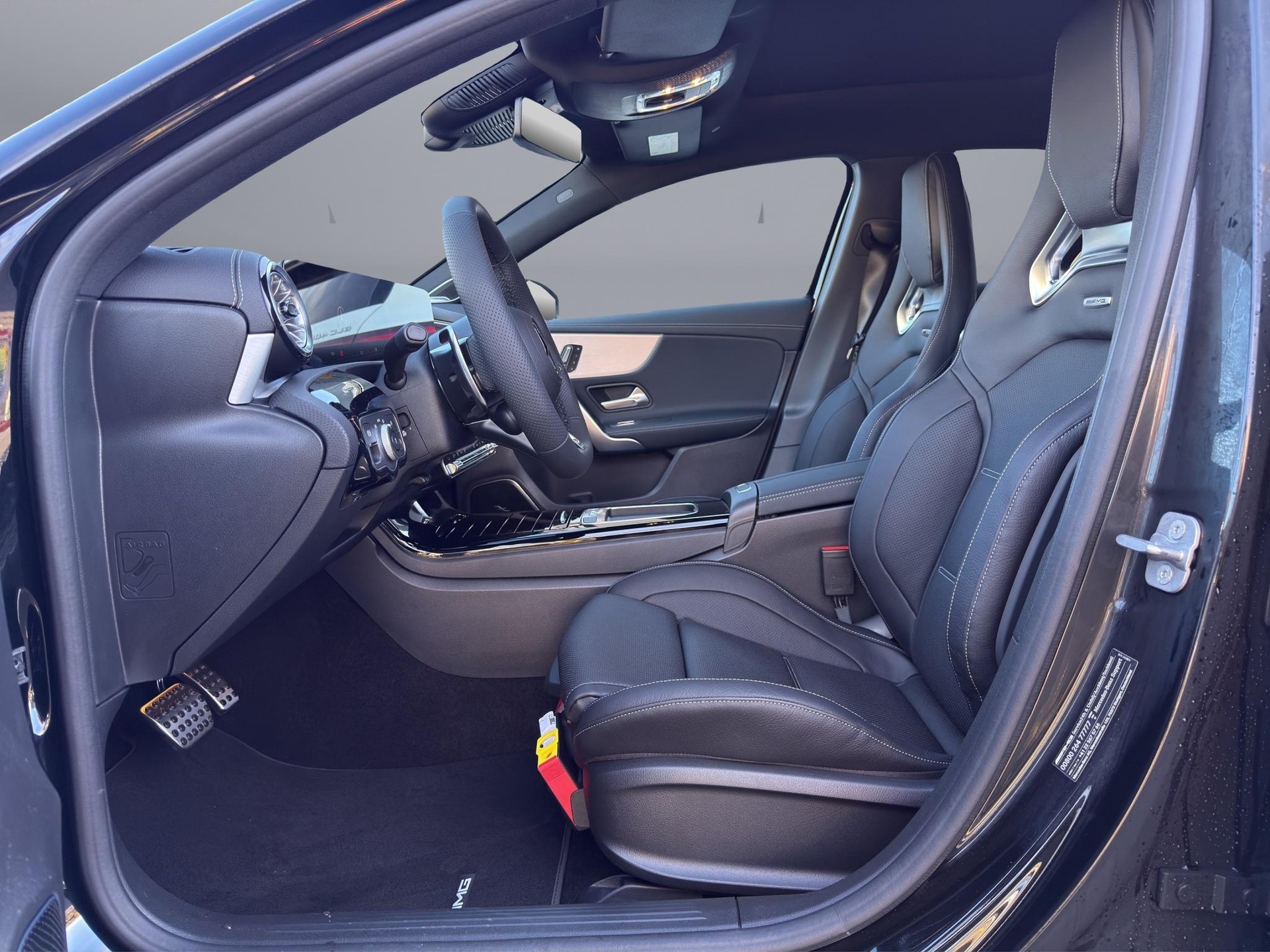 MERCEDES-BENZ A 45 S AMG 4matic+-image-9