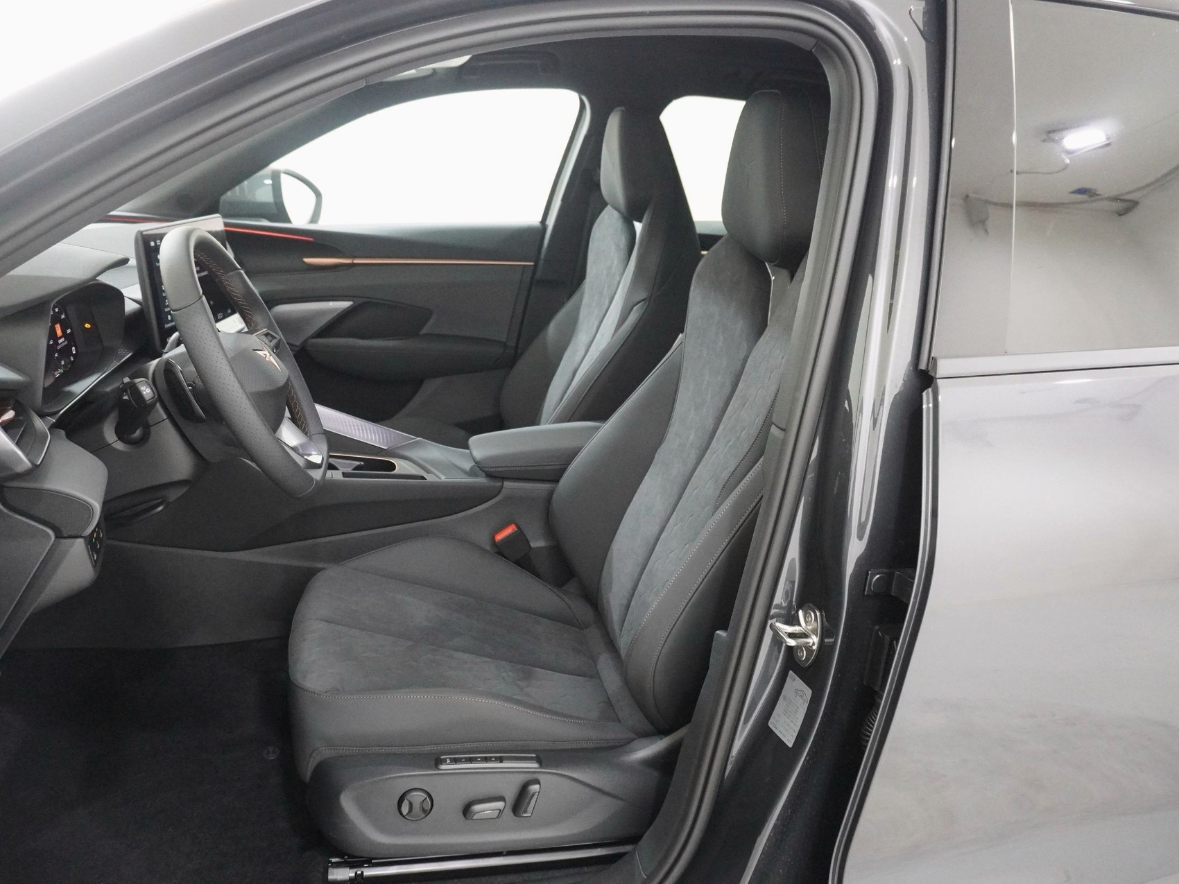 CUPRA Terramar 1.5 e-Plug-in-HYBRID VZ DSG-image-12