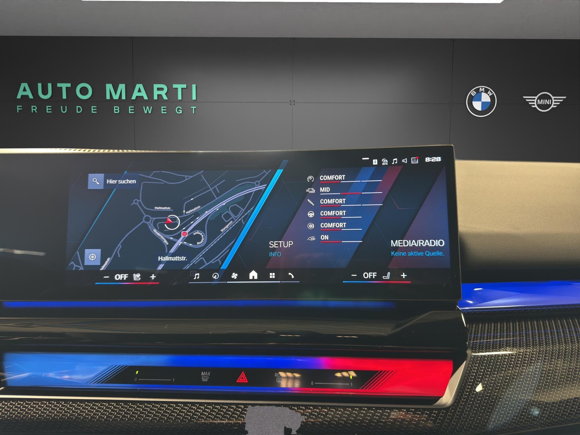 BMW M5 xDrive Touring-image-8