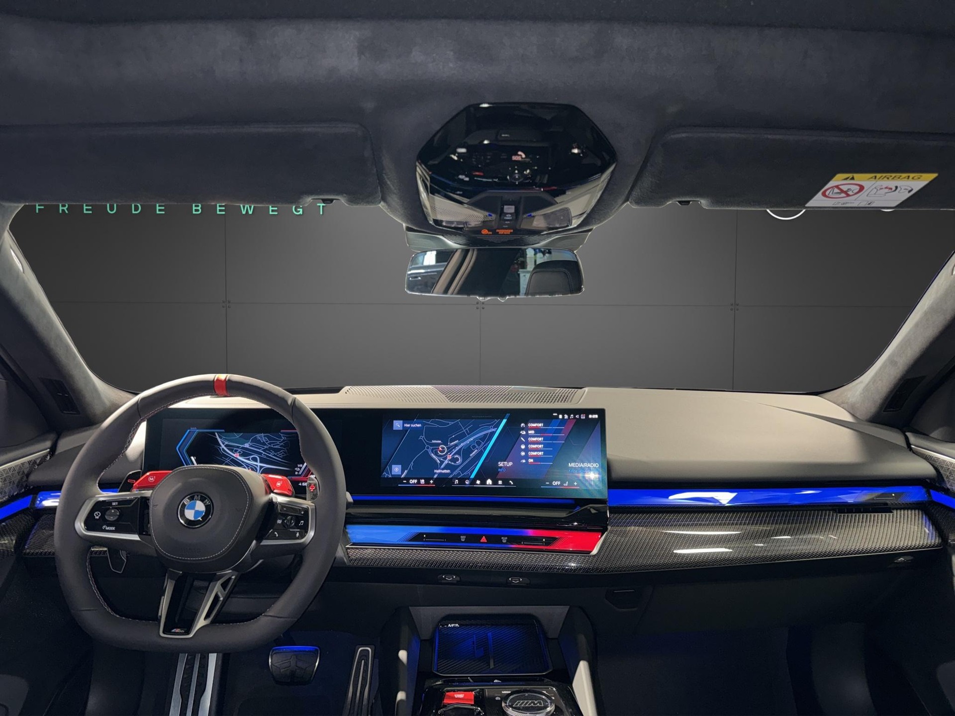 BMW M5 xDrive Touring-image-19