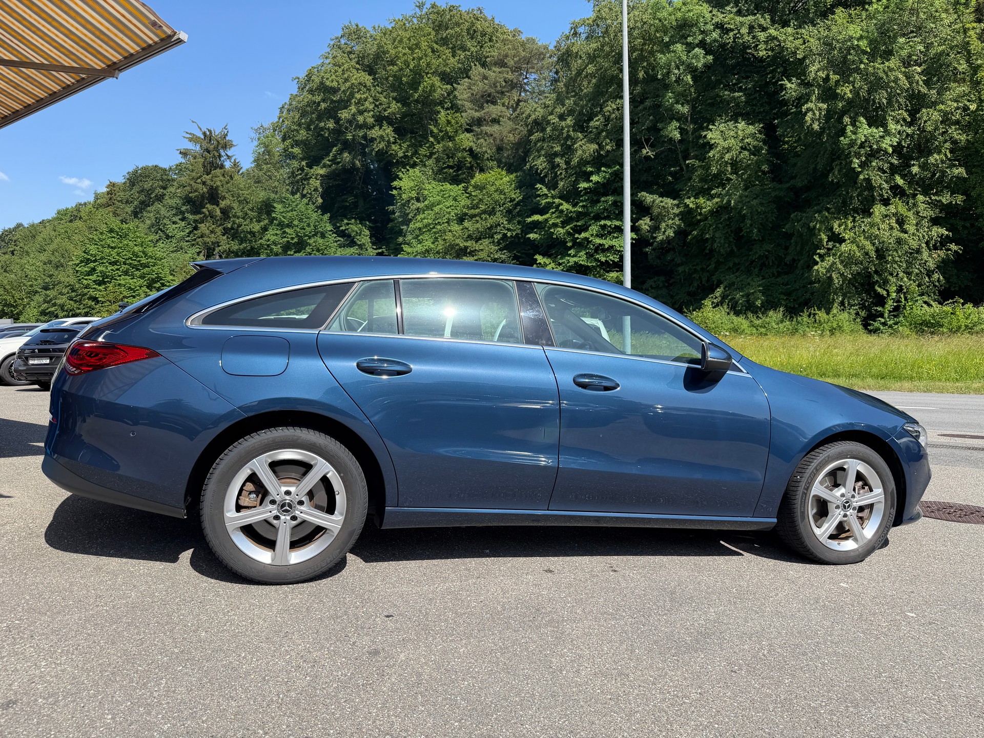 MERCEDES-BENZ CLA Shooting Brake 250 e 8G-DCT Style-image-2