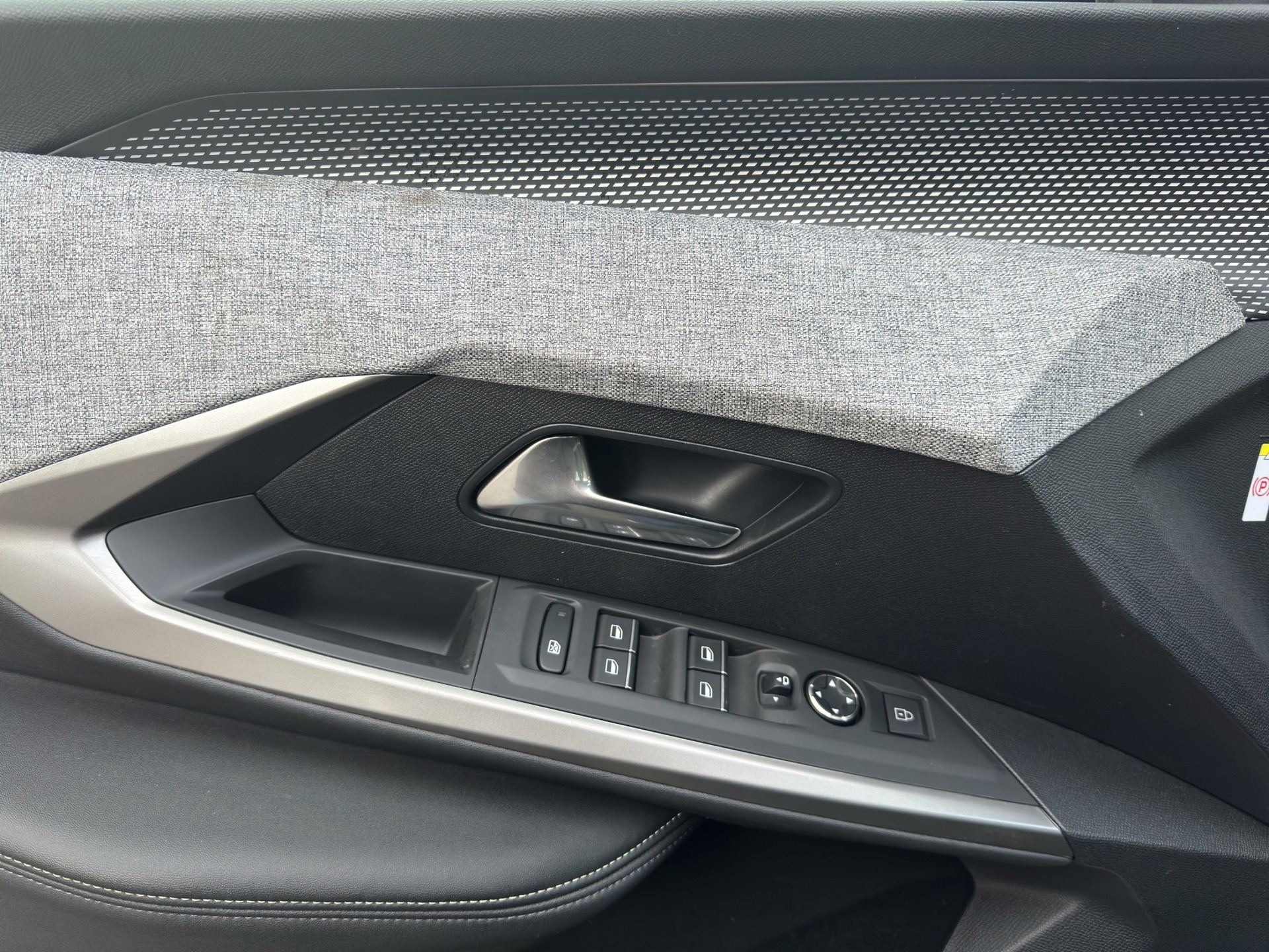 PEUGEOT 5008 145 Hybrid GT 7Pl. Bi Color-image-8