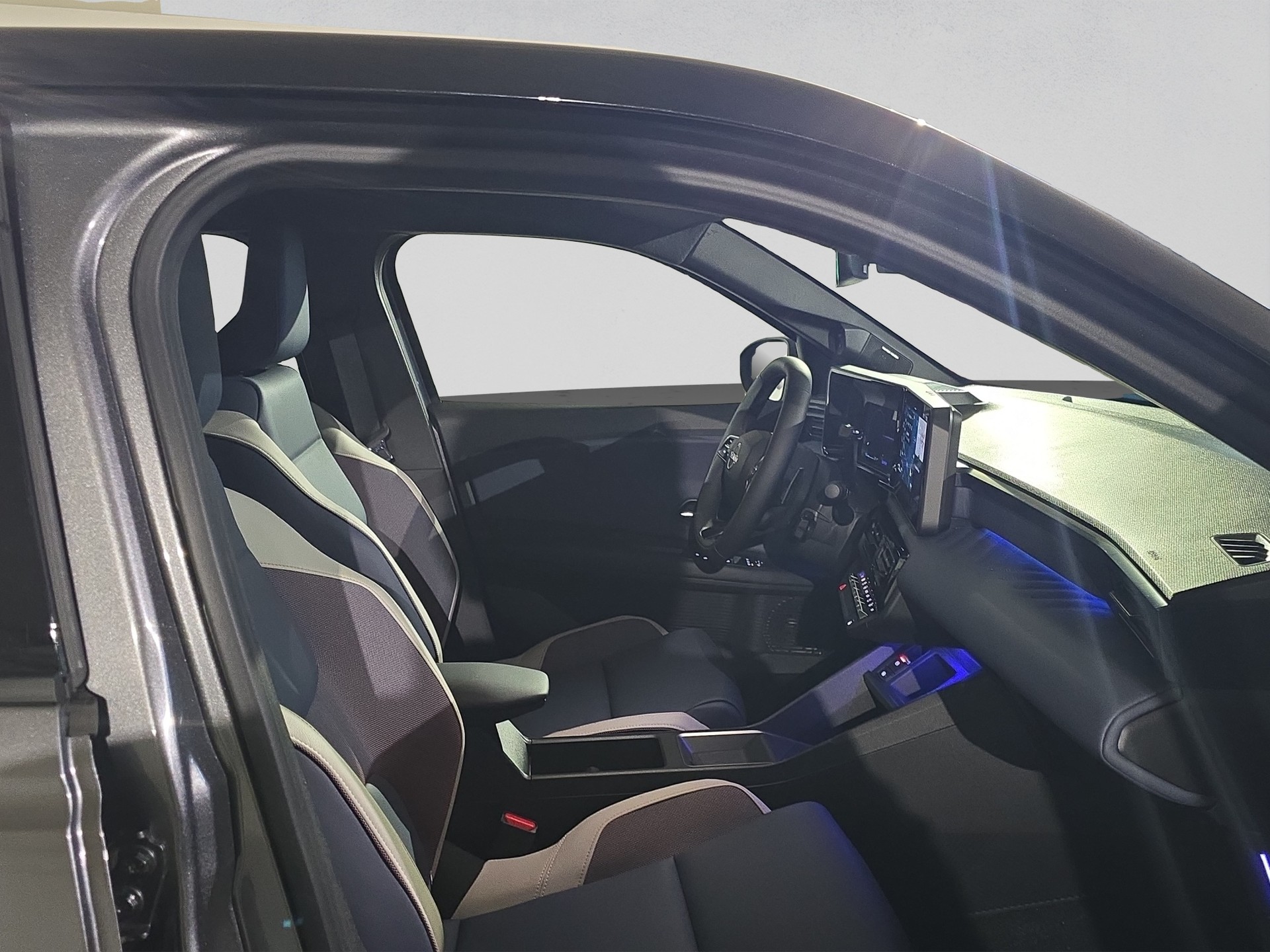 NISSAN Micra 52kWh Evolve-image-12