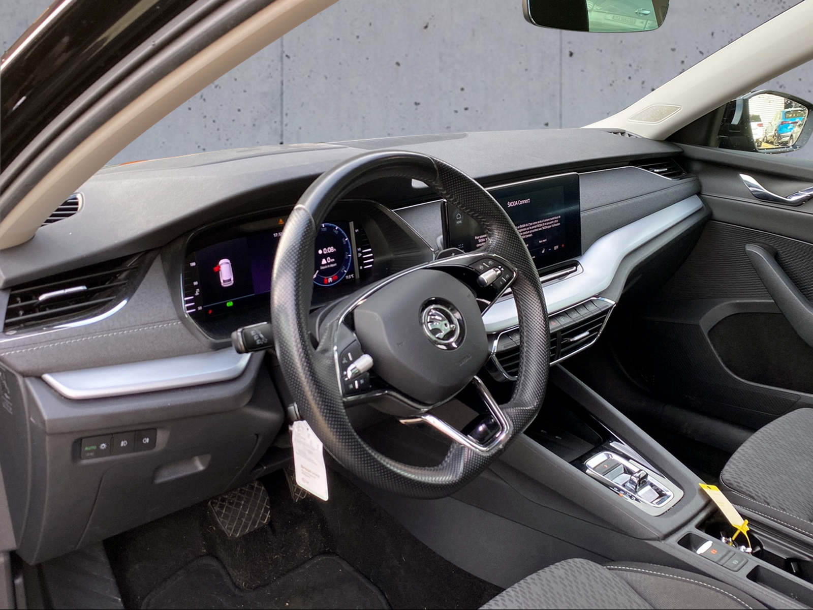 SKODA Octavia Combi 1.5 TSI mHEV DSG Style-image-2