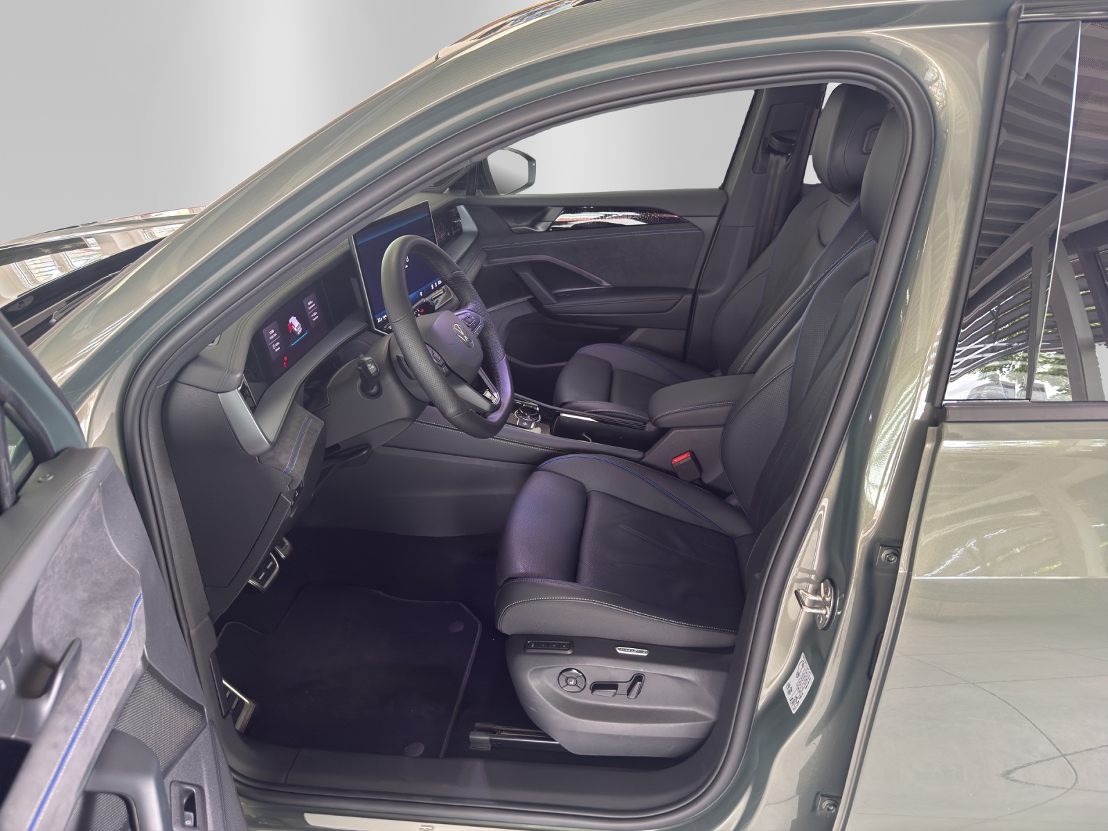 VW Tayron 2.0 TSI R-Line Plus DSG 4Motion, 7-Sitzer, 8-fach bereift-image-8
