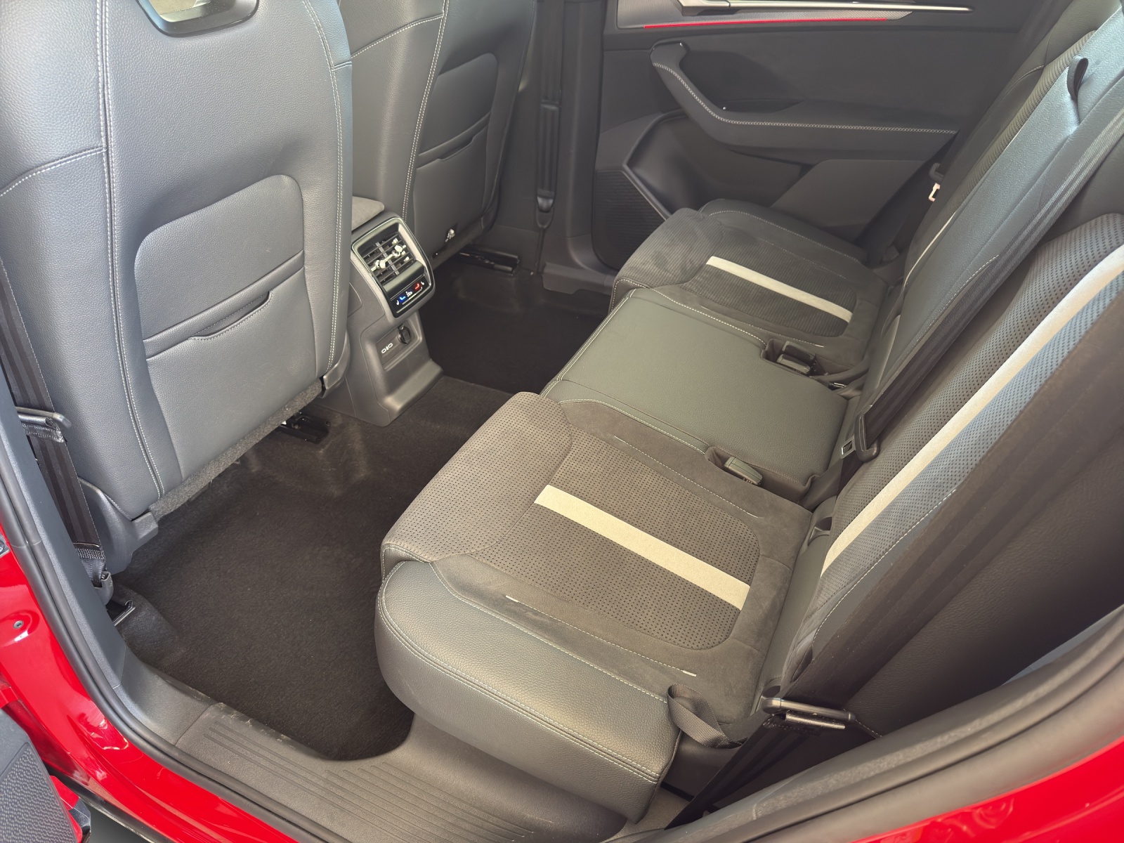 SKODA Kodiaq 1.5 TSI PHEV Sportline-image-12
