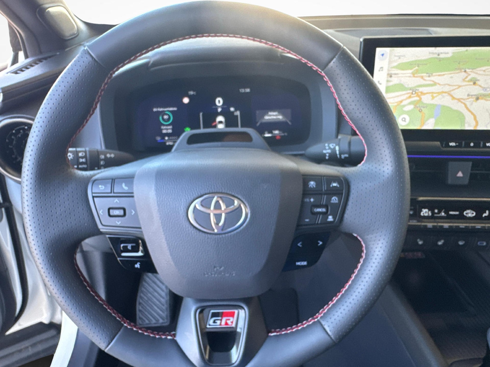 TOYOTA C-HR 2.0 PHEV GR Sport / Jetzt mit attraktivem 1.99% Leasing-image-16