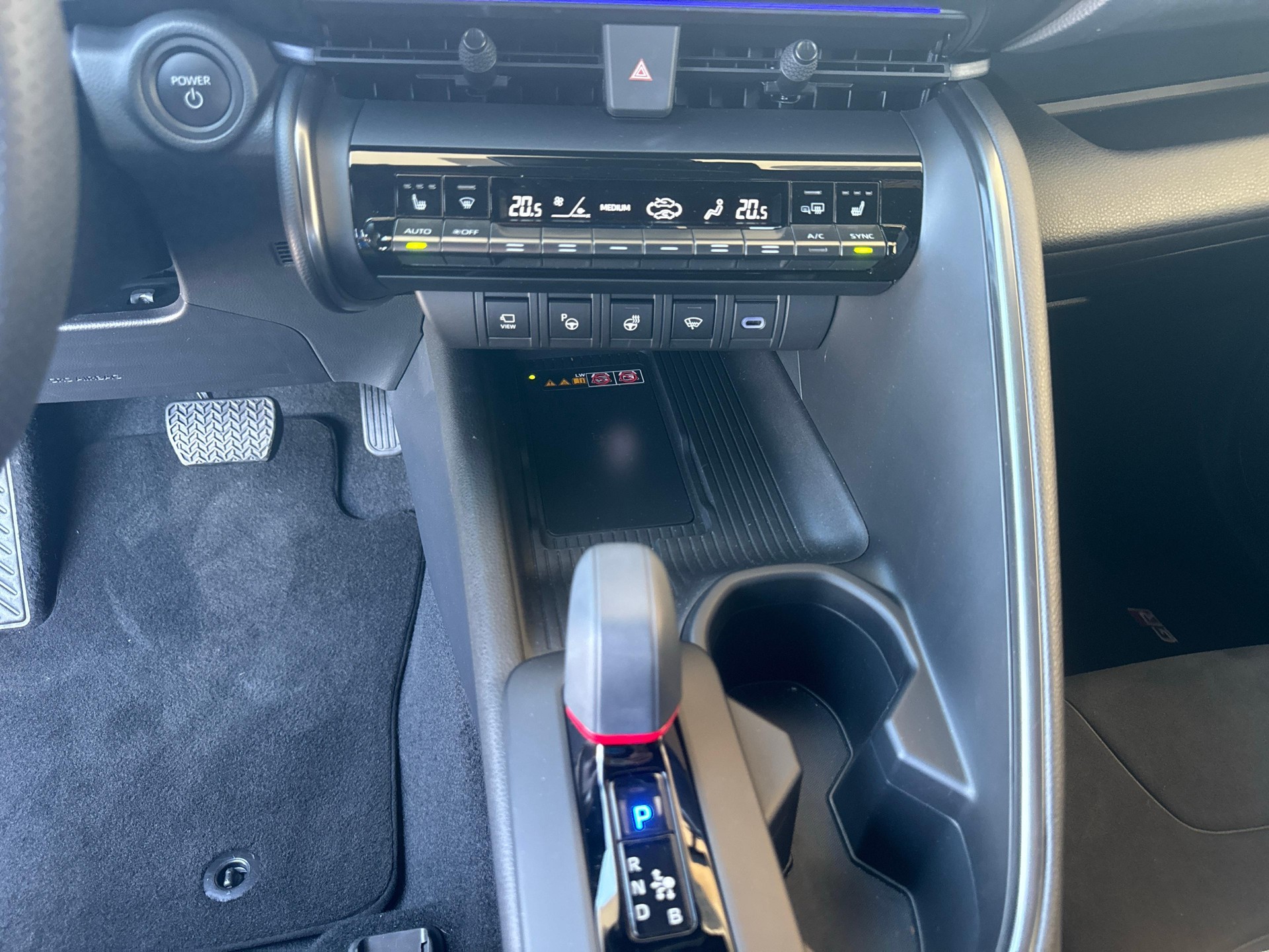 TOYOTA C-HR 2.0 PHEV GR Sport / Jetzt mit attraktivem 1.99% Leasing-image-15