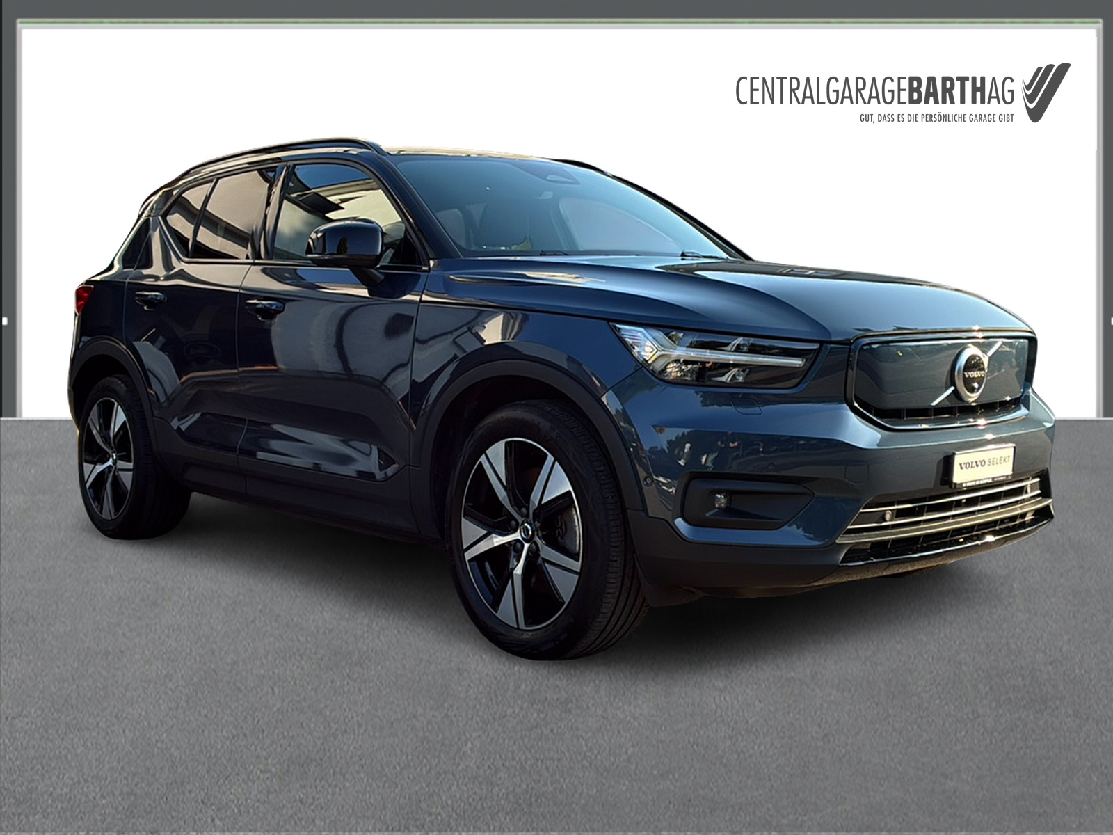 VOLVO XC40 Pro AWD-showroom-element-2
