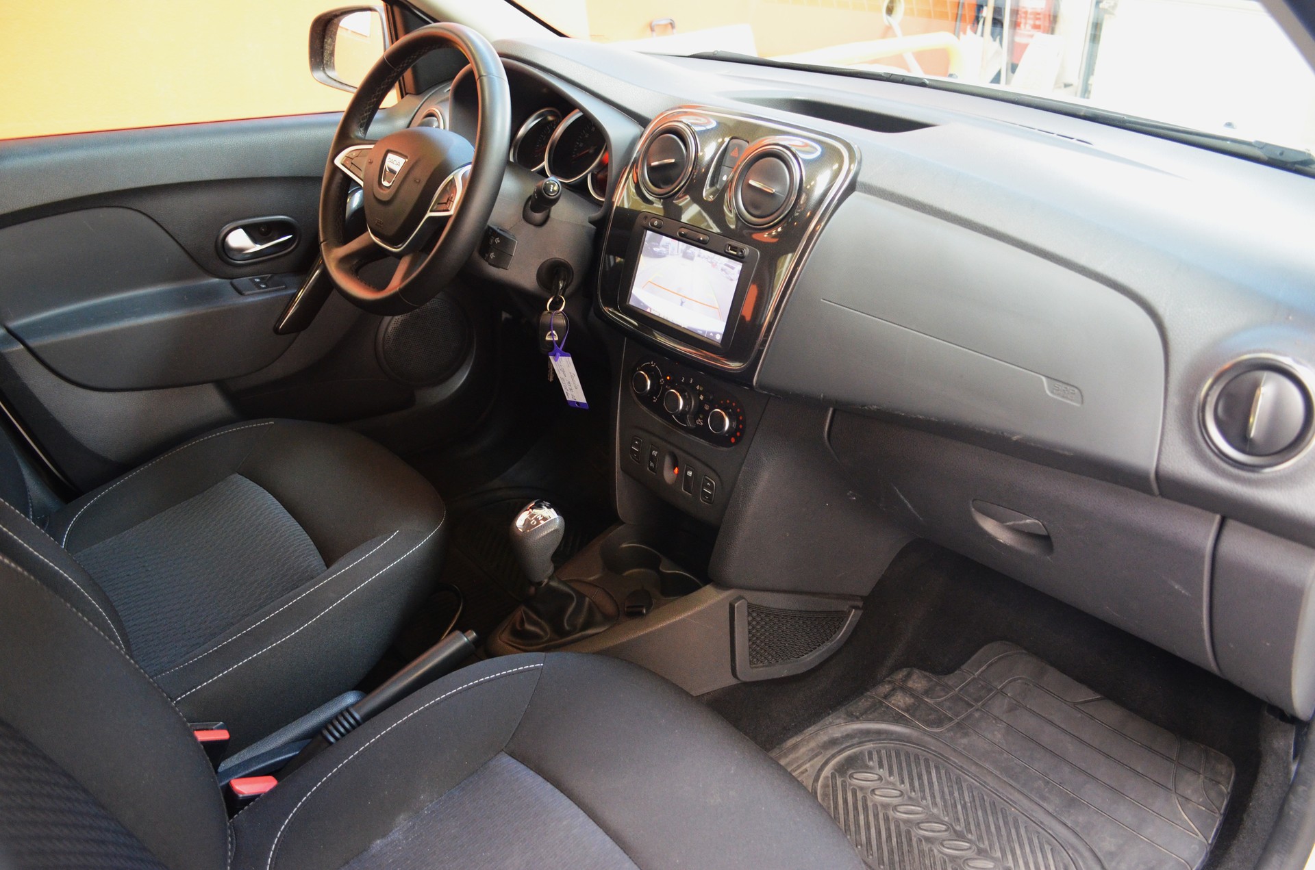 DACIA Logan MCV 0.9 Lauréate Automatic-image-8