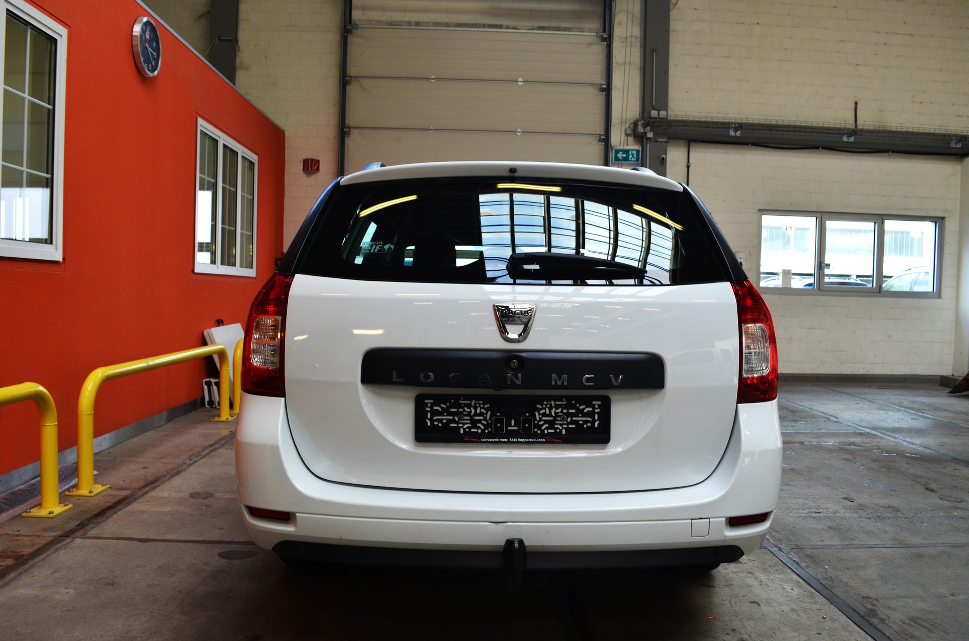 DACIA Logan MCV 0.9 Lauréate Automatic-image-5