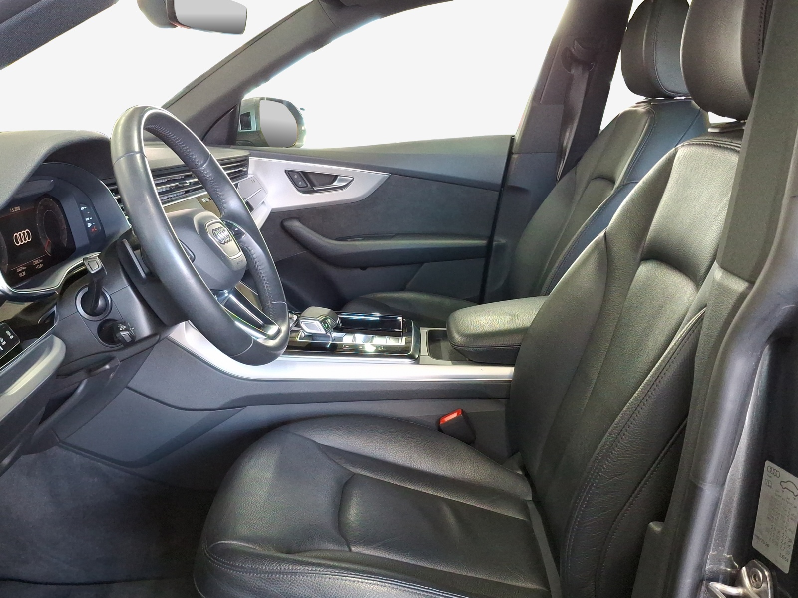 AUDI Q8 55 TFSI quattro tiptronic-image-7