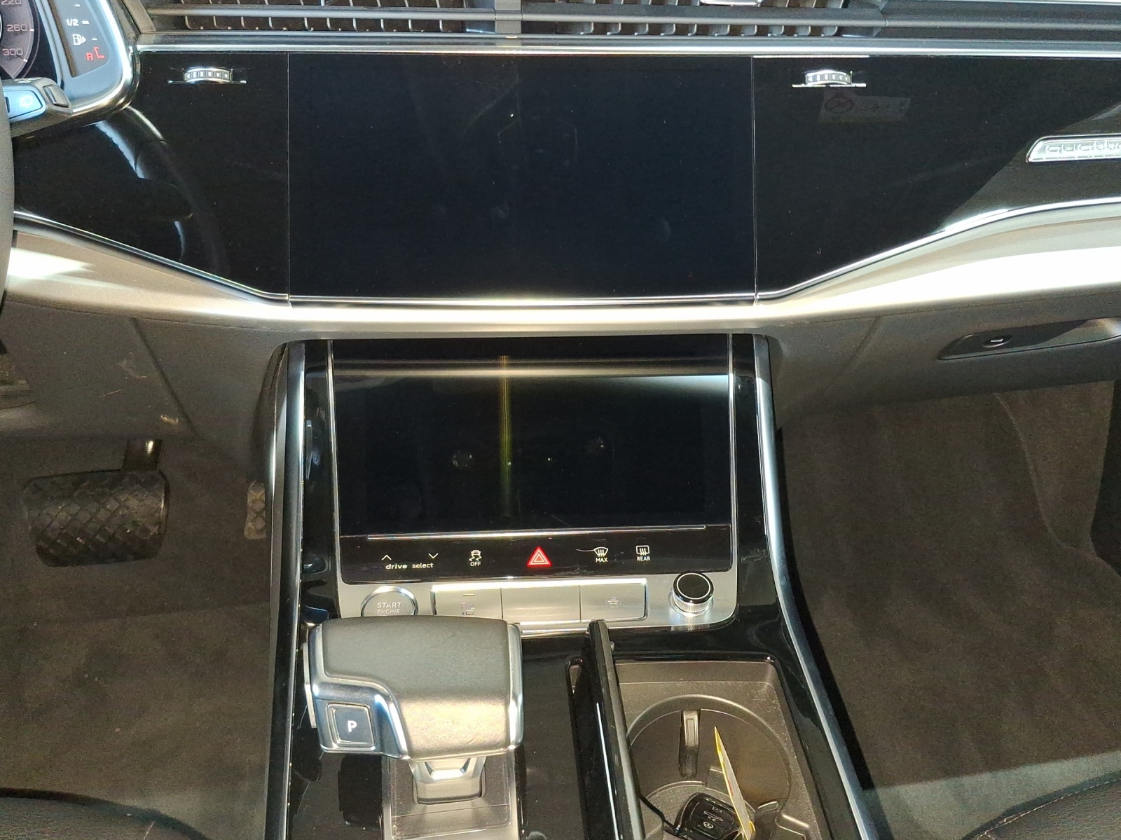 AUDI Q8 55 TFSI quattro tiptronic-image-10