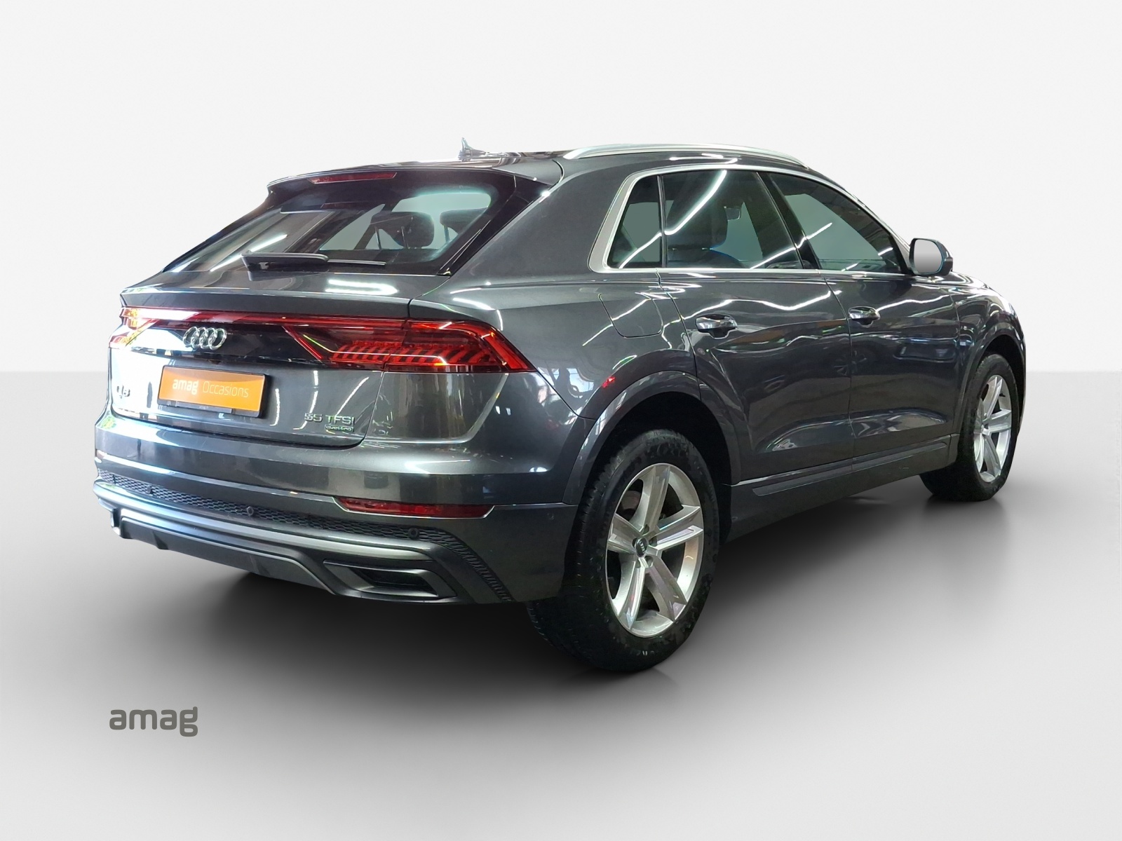 AUDI Q8 55 TFSI quattro tiptronic-image-4