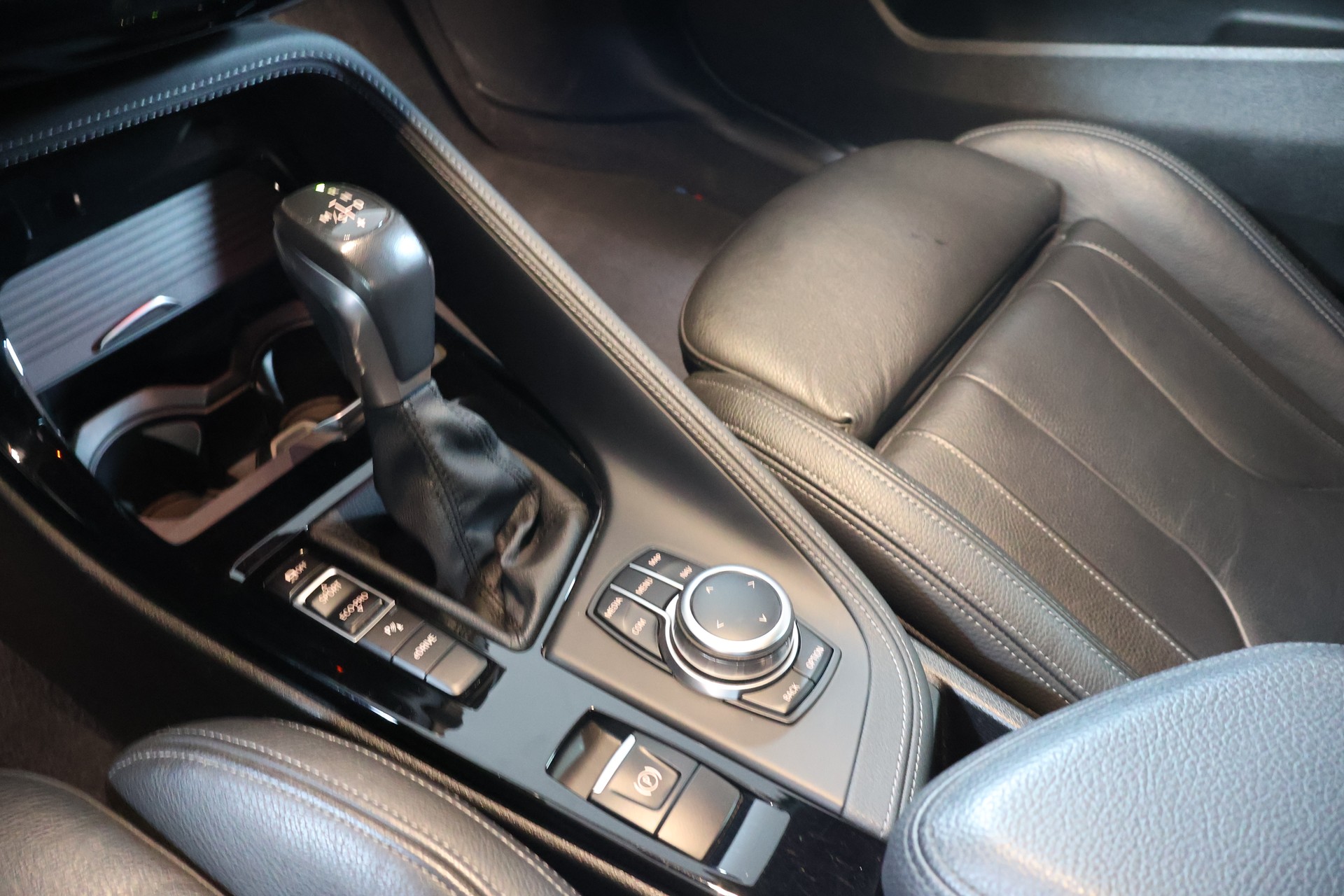 BMW X2 xDrive 25e M Sport Steptronic-image-12