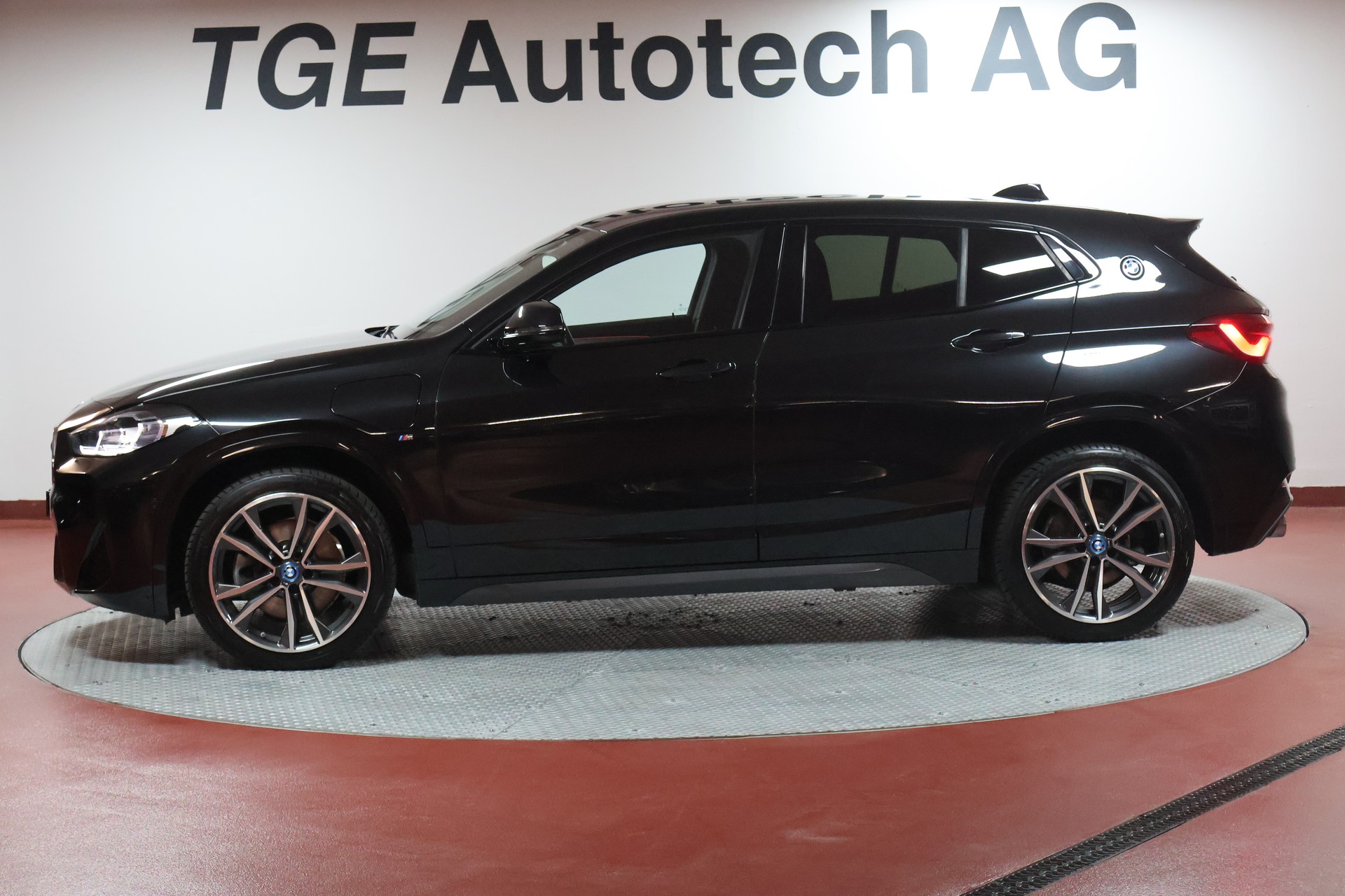 BMW X2 xDrive 25e M Sport Steptronic-image-4
