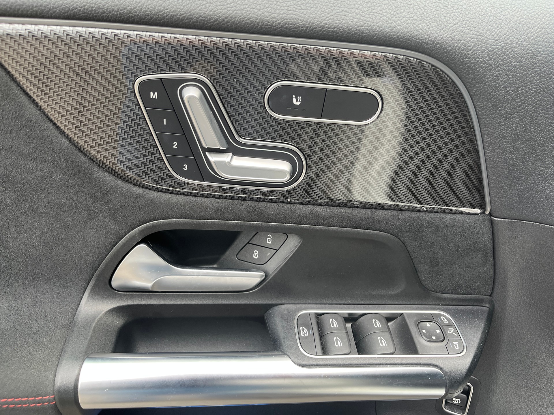 MERCEDES-BENZ GLA 45 S AMG 4Matic+ 8G-Speedshift DCT-image-10