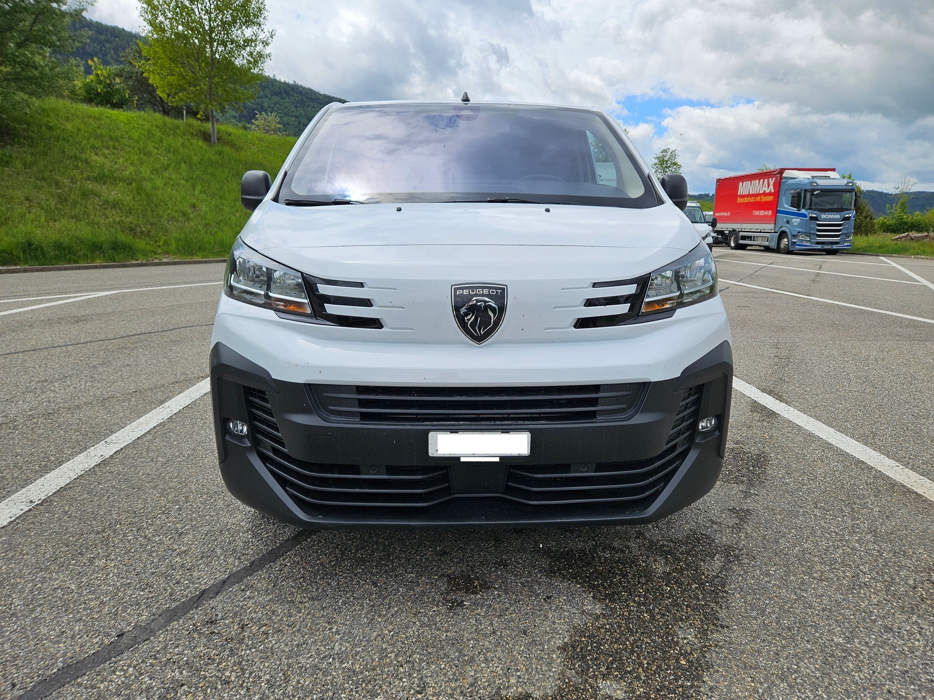 PEUGEOT Expert 2.0 BlueHDi 145 NEW FACE S&S Long EAT8 FRISCH AB MFK service effectués kleine park schaden petits dégats de parc