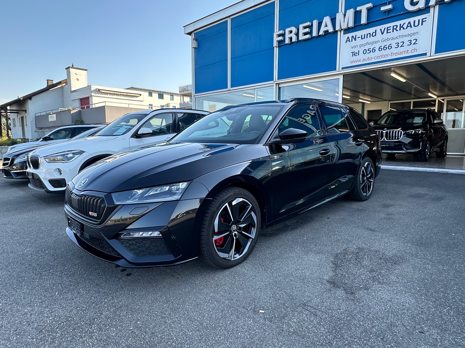 SKODA Octavia Combi 2.0 TSI DSG RS-image-1
