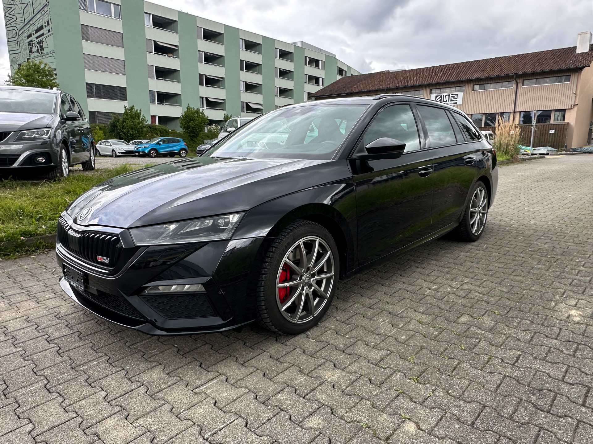 SKODA Octavia Combi 2.0 TSI DSG RS-image-1