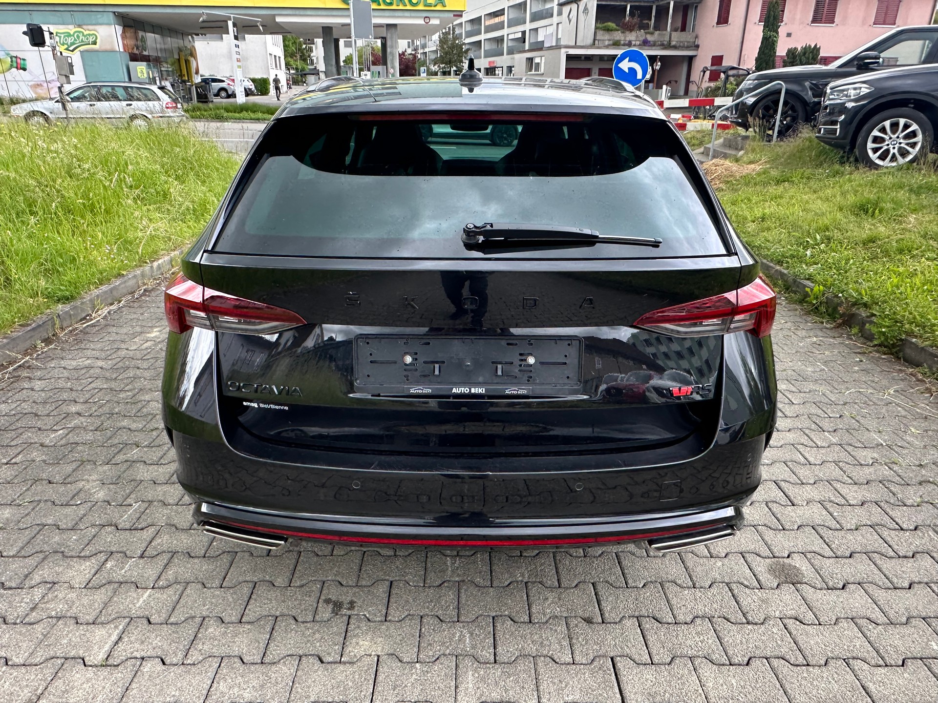 SKODA Octavia Combi 2.0 TSI DSG RS-image-3