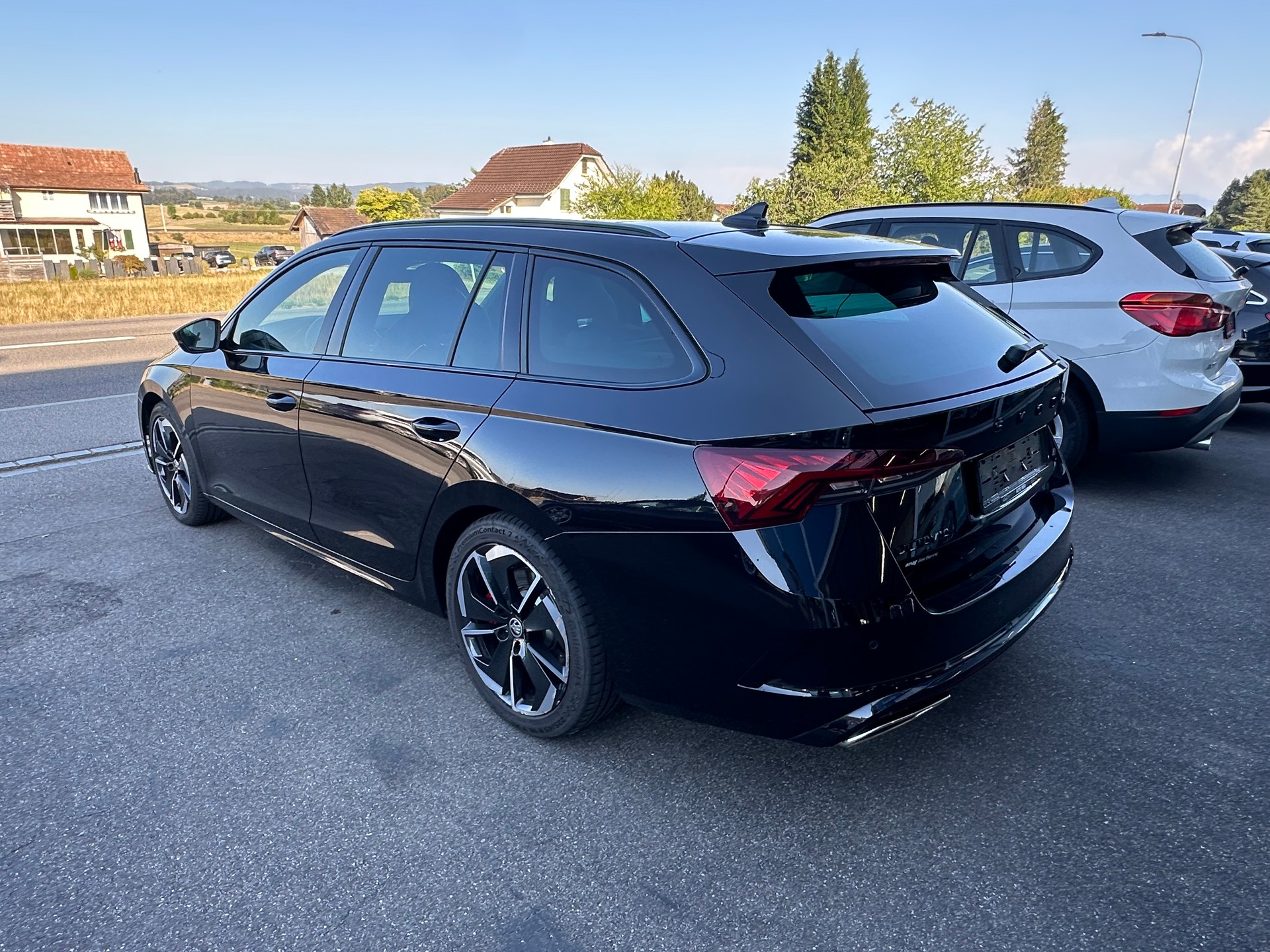 SKODA Octavia Combi 2.0 TSI DSG RS-image-2