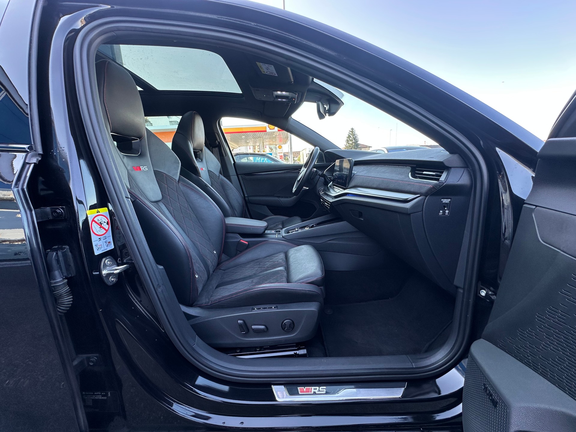 SKODA Octavia Combi 2.0 TSI DSG RS-image-6