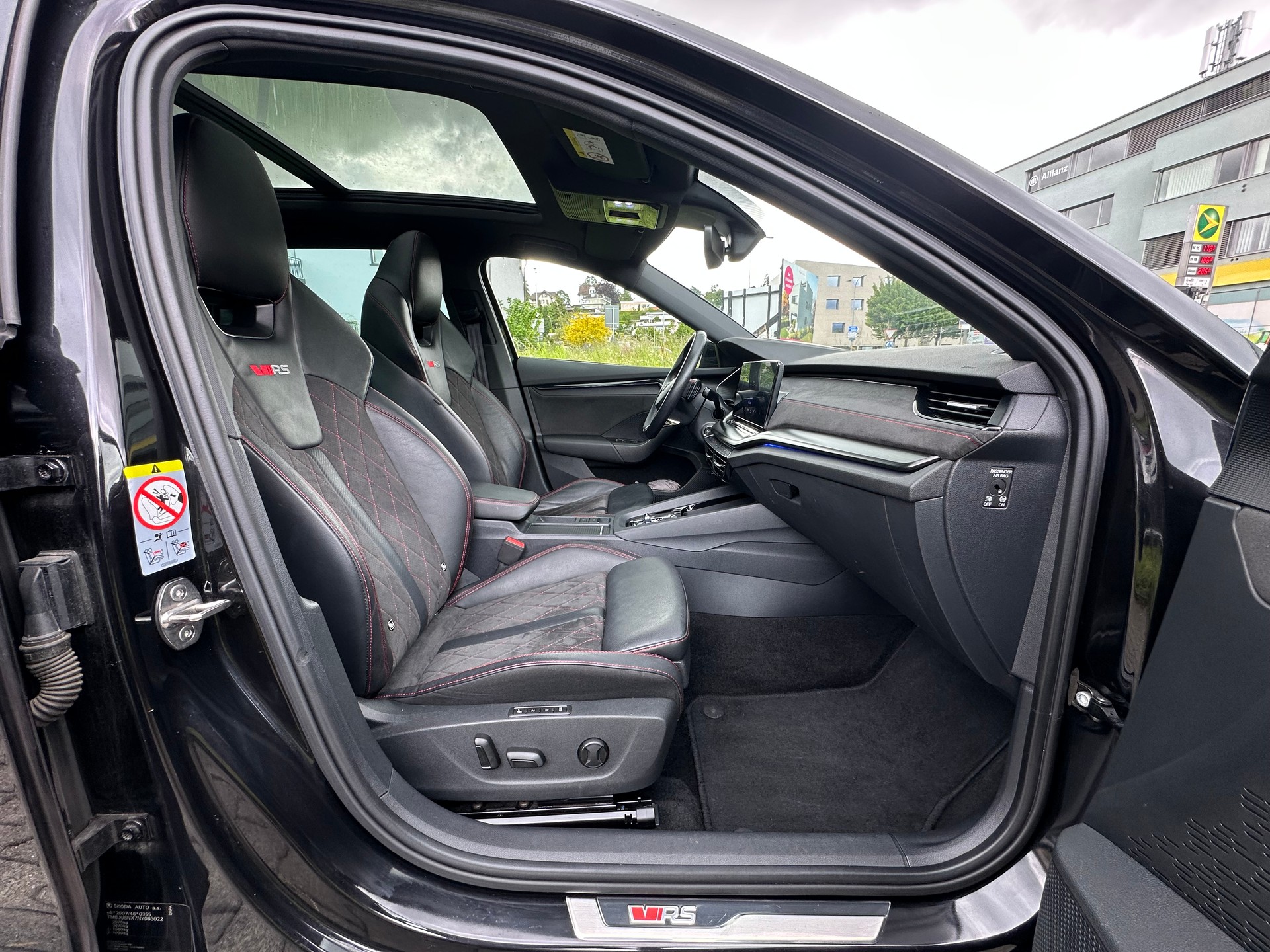 SKODA Octavia Combi 2.0 TSI DSG RS-image-6