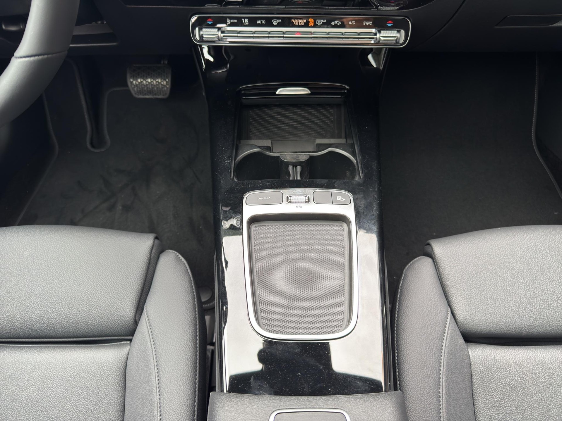 MERCEDES-BENZ A 250 Progressive 4m-image-15
