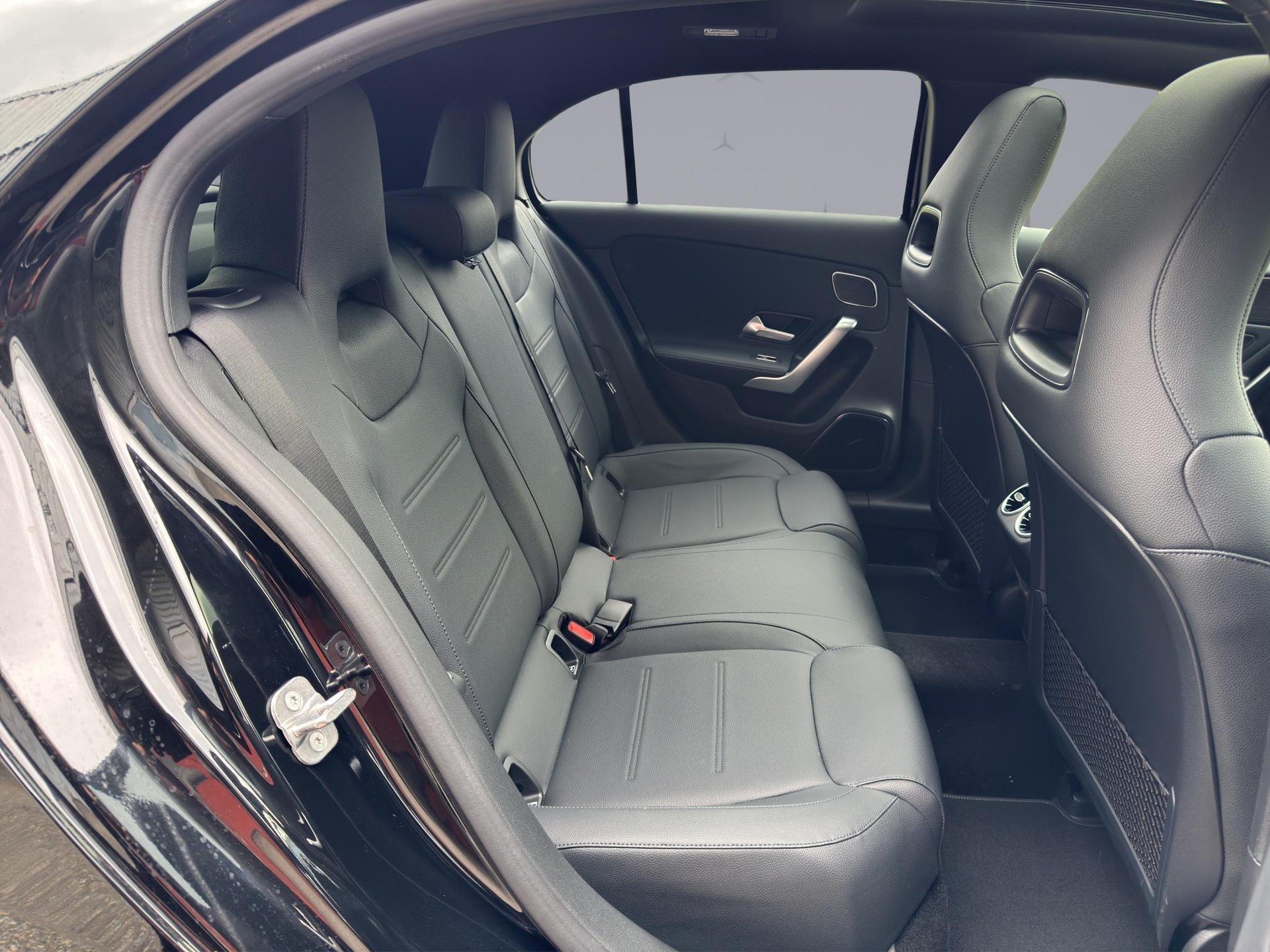 MERCEDES-BENZ A 250 Progressive 4m-image-18